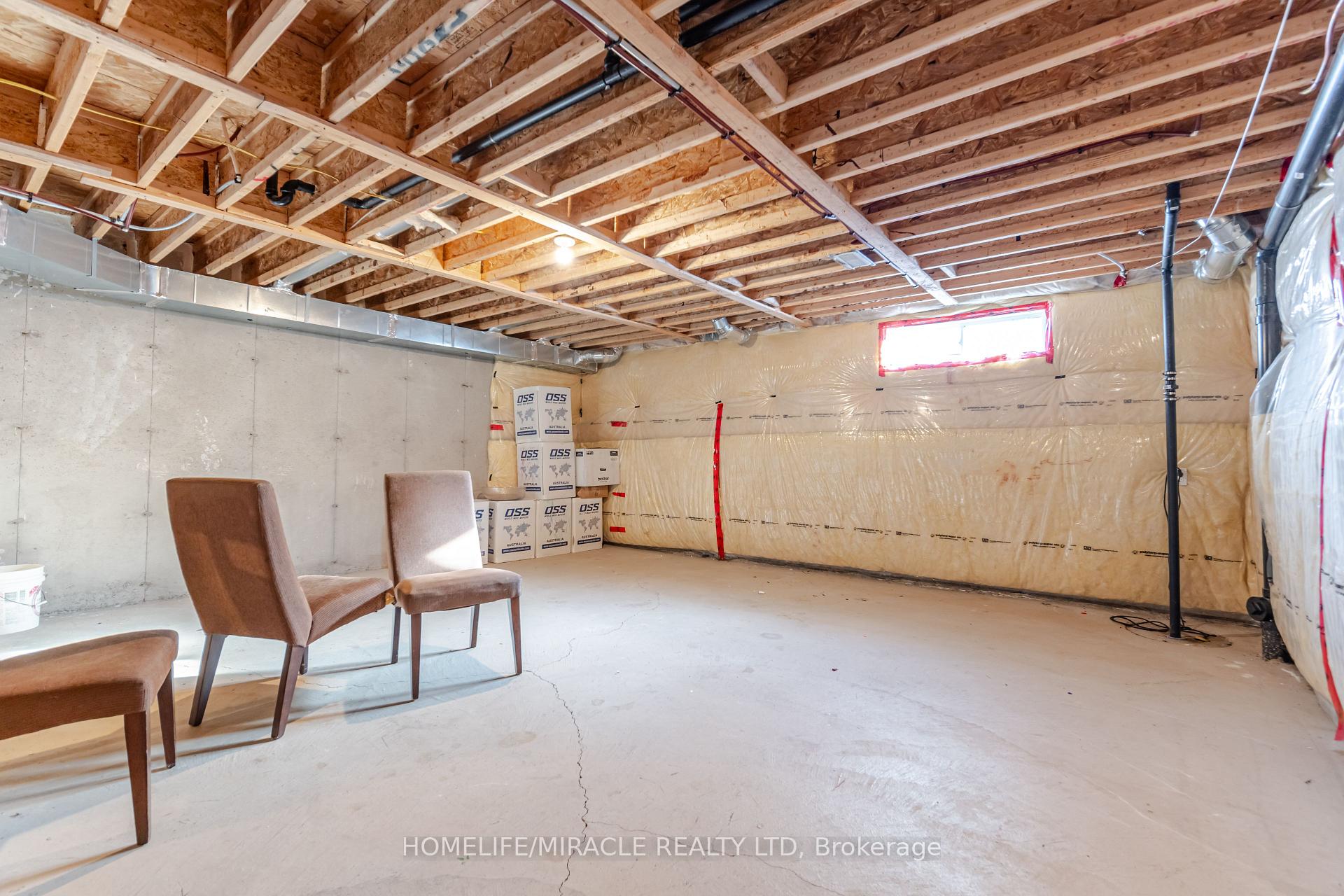 Photo 23 of 815 Miltonbrook Crescent, Milton, Willmott — HOMEH