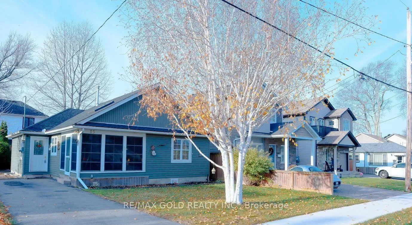 Photo 3 of 15 Shelley Avenue, St. Catharines, Port Dalhousie — HOMEH