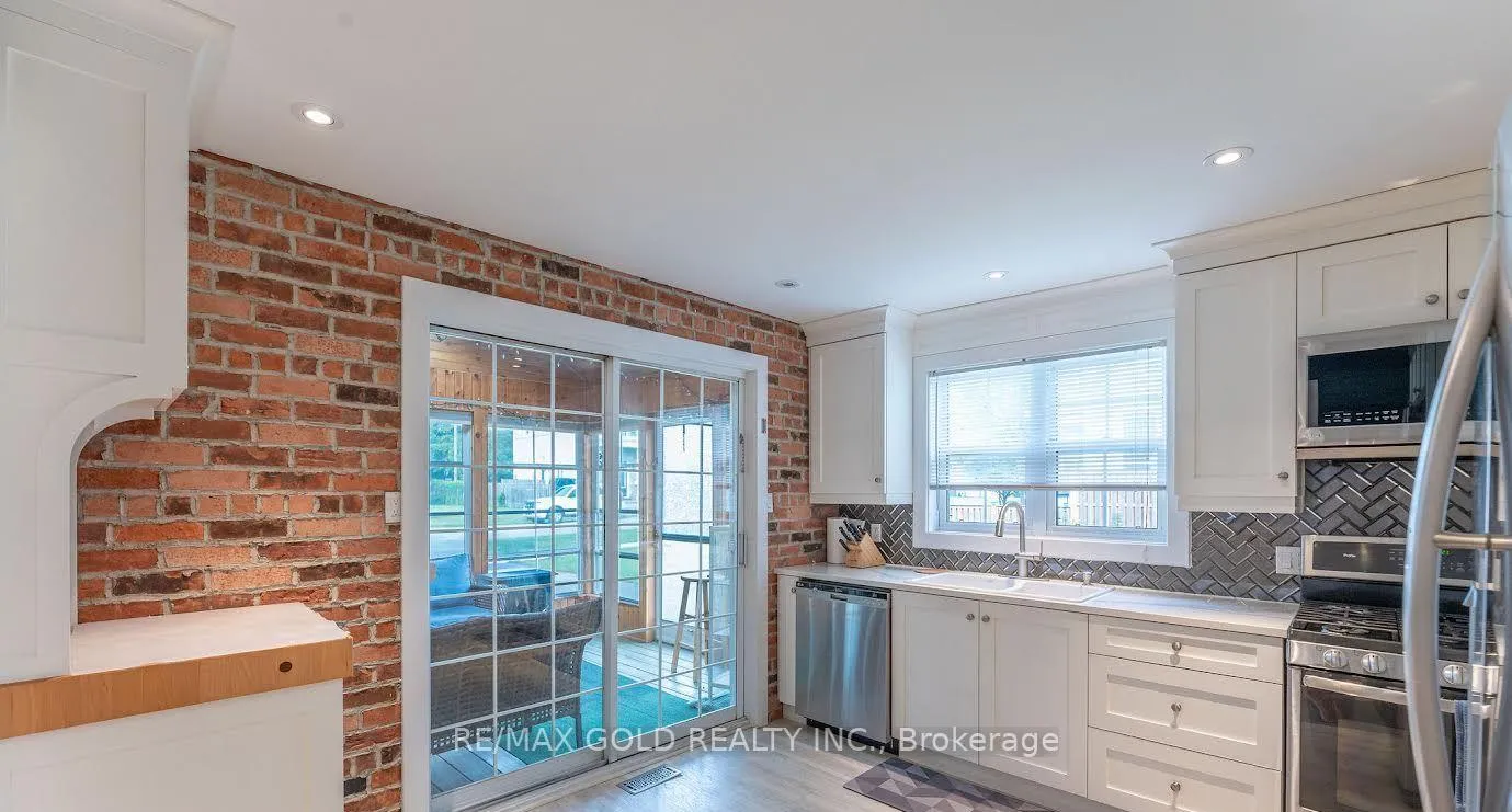 Photo 9 of 15 Shelley Avenue, St. Catharines, Port Dalhousie — HOMEH