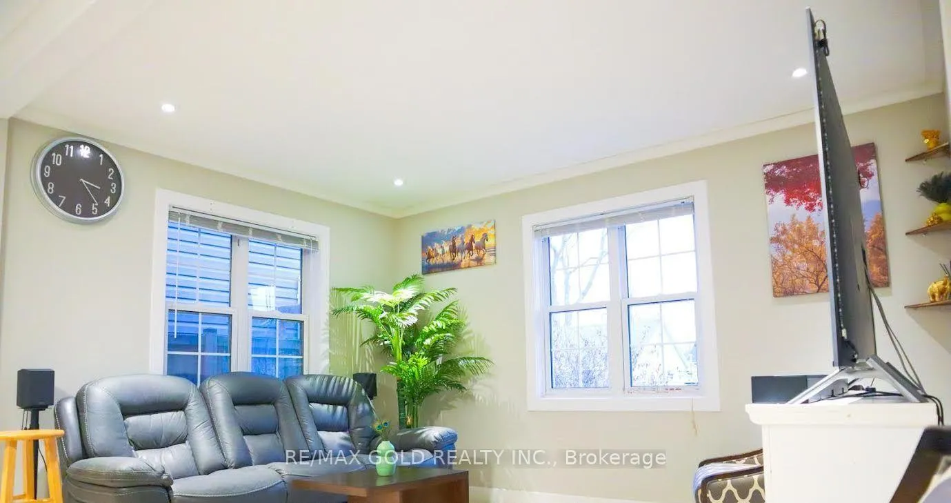 Photo 13 of 15 Shelley Avenue, St. Catharines, Port Dalhousie — HOMEH
