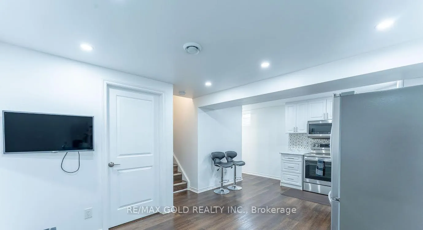 Photo 21 of 15 Shelley Avenue, St. Catharines, Port Dalhousie — HOMEH