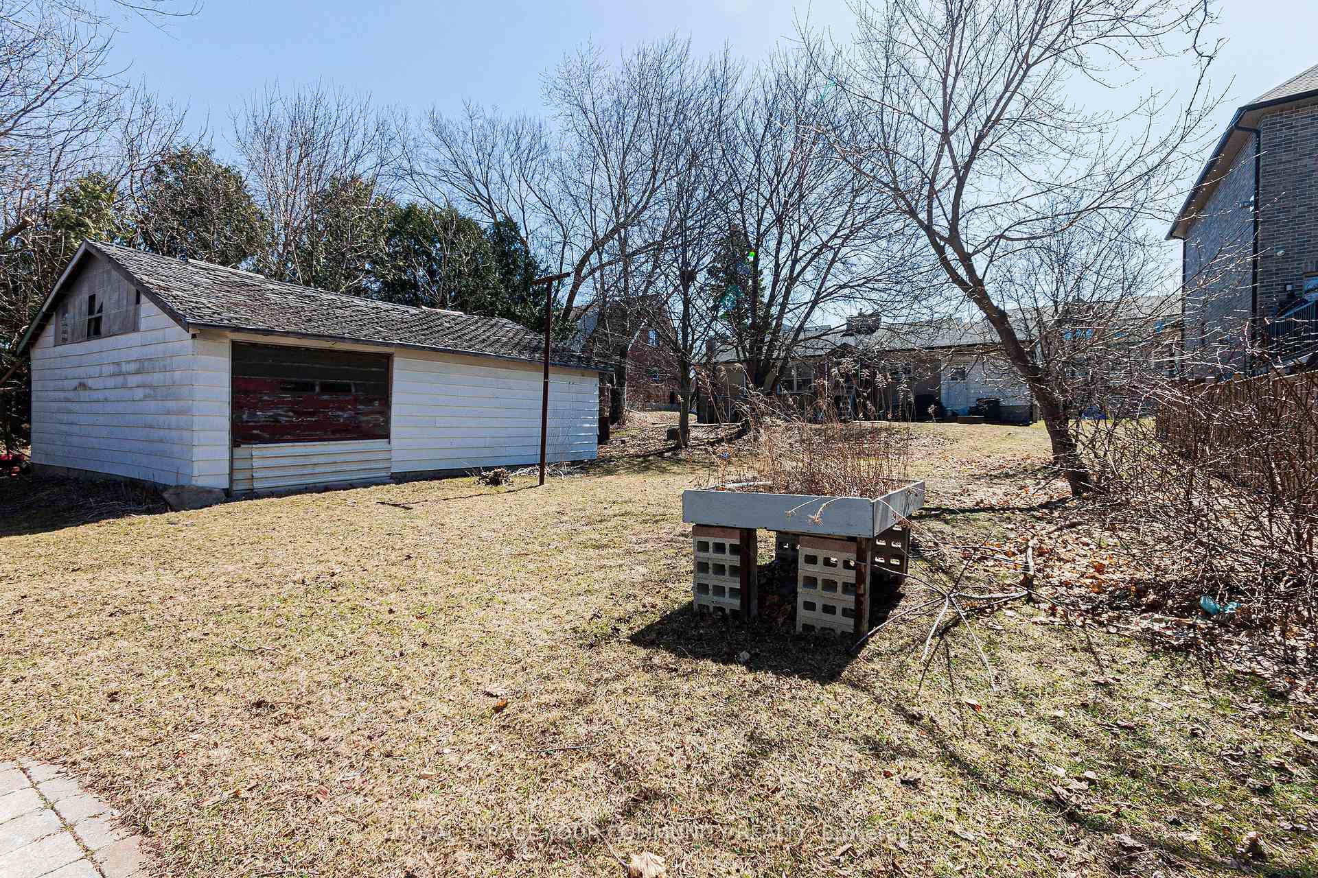 Photo 5 of 8 Grayson Road, Ajax, Central — HOMEH