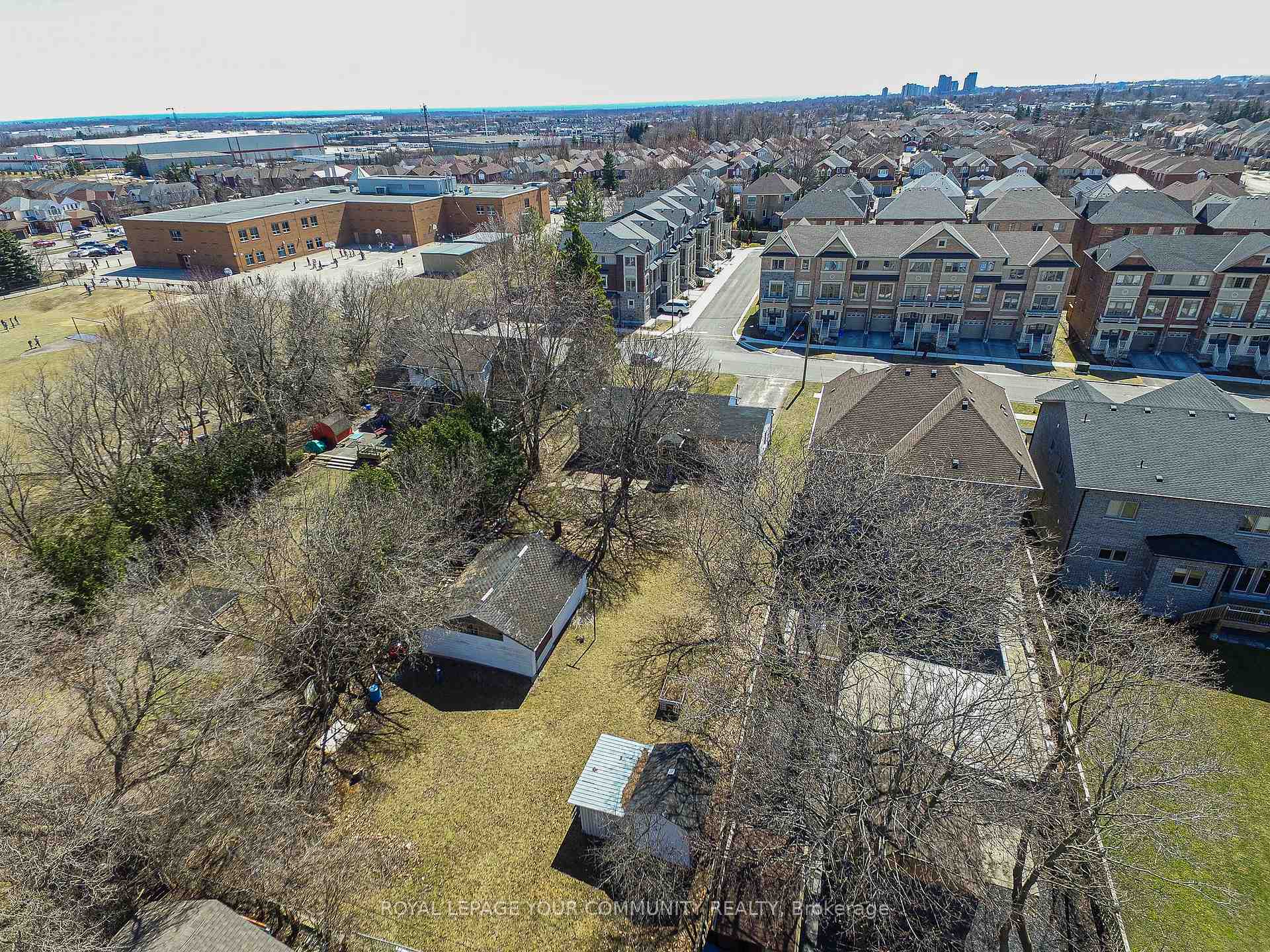 Photo 9 of 8 Grayson Road, Ajax, Central — HOMEH