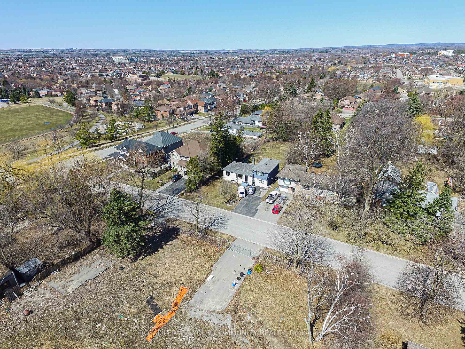Photo 10 of 8 Grayson Road, Ajax, Central — HOMEH
