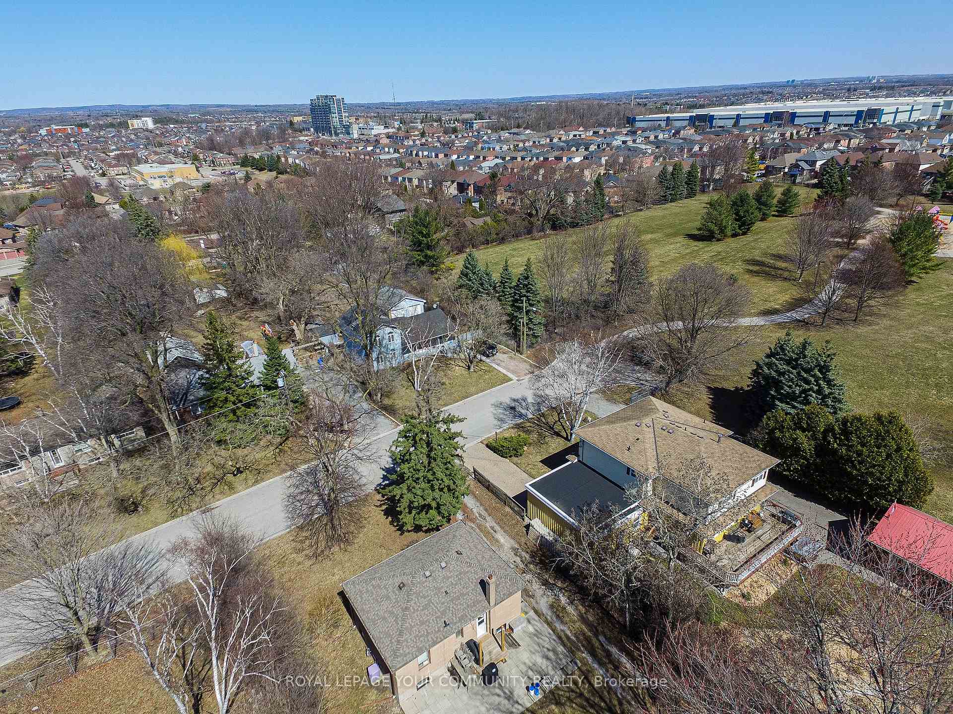 Photo 11 of 8 Grayson Road, Ajax, Central — HOMEH