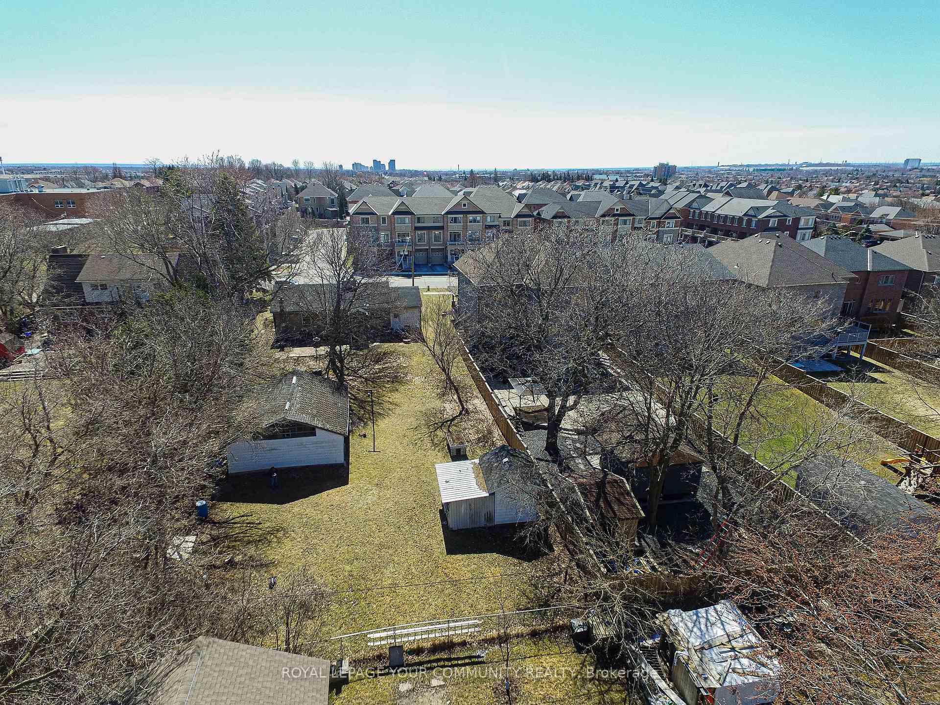 Photo 13 of 8 Grayson Road, Ajax, Central — HOMEH