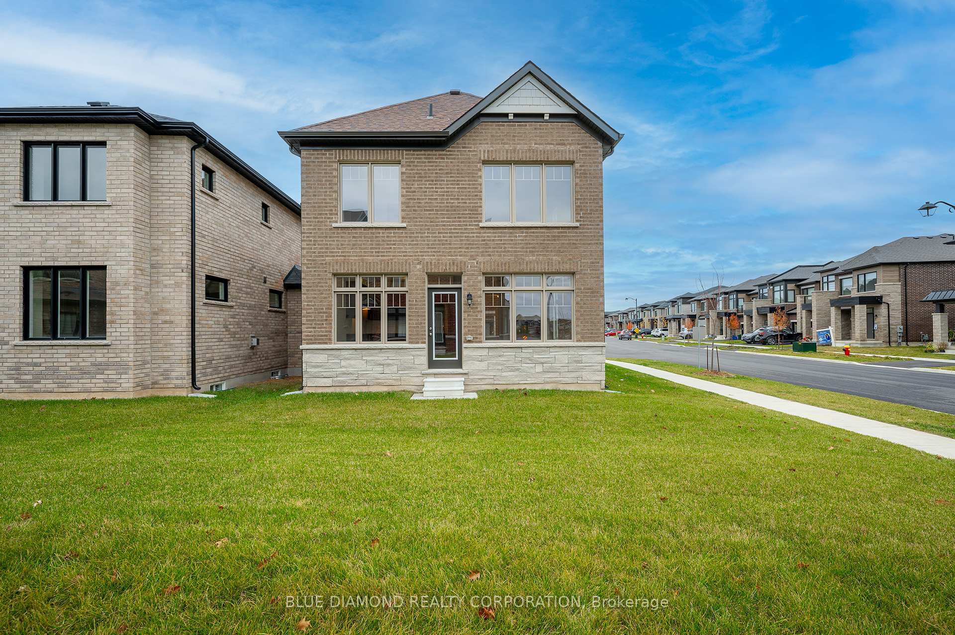 Photo 3 of 605 Fullum Landing, Milton, Cobban — HOMEH