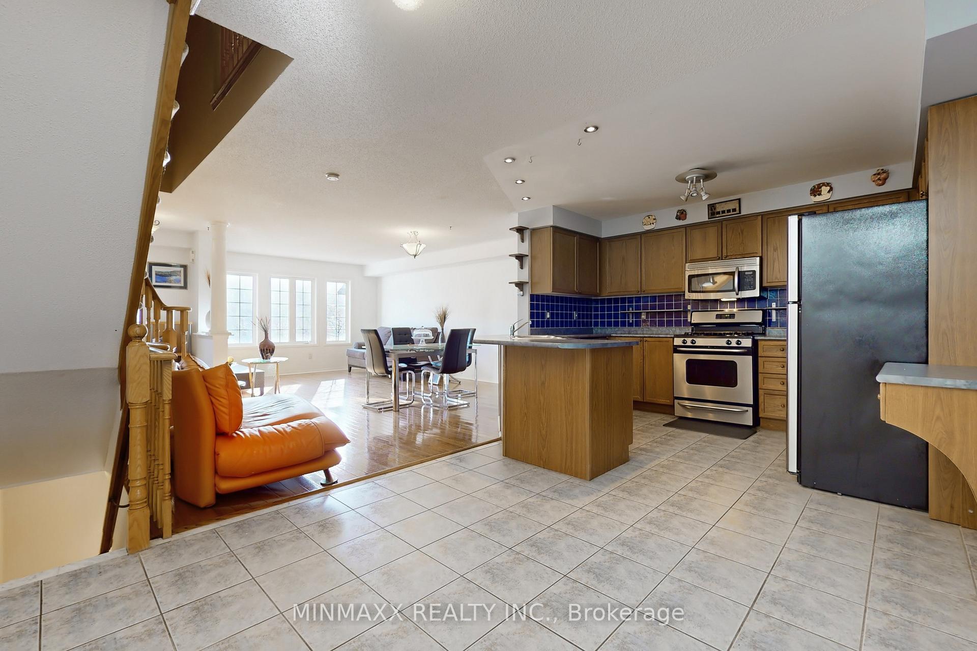 Photo 12 of 1246 Mowat Lane, Milton, Dempsey — HOMEH