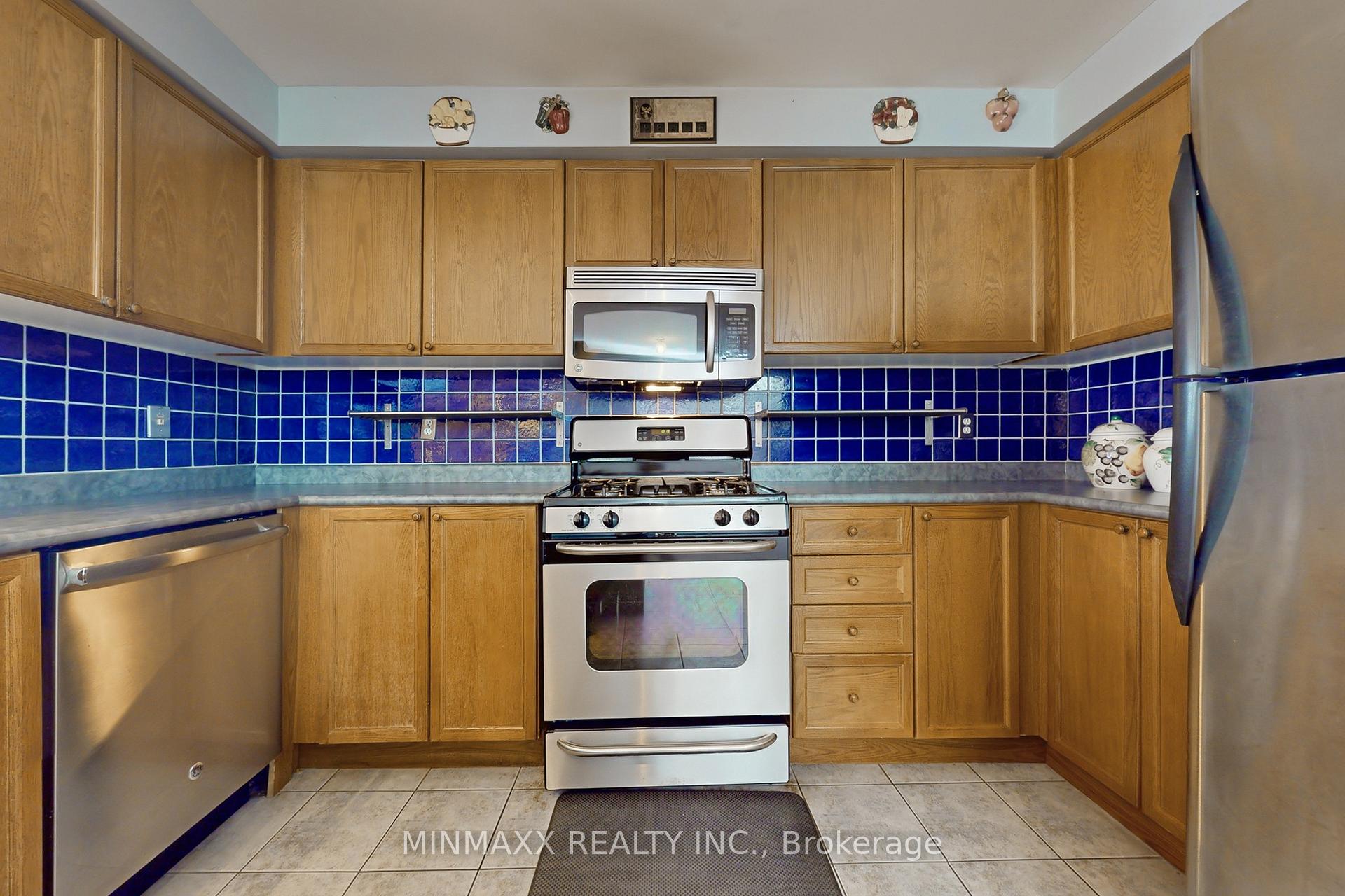Photo 13 of 1246 Mowat Lane, Milton, Dempsey — HOMEH