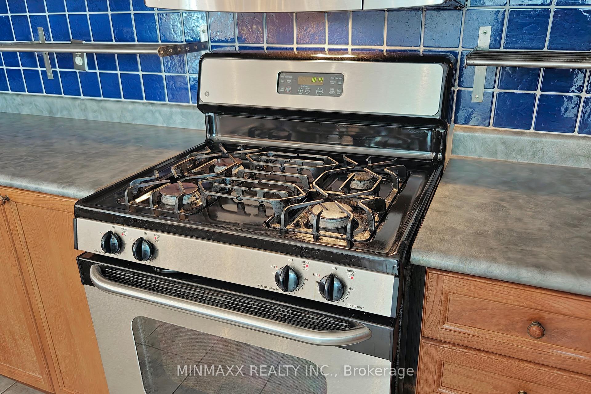 Photo 16 of 1246 Mowat Lane, Milton, Dempsey — HOMEH