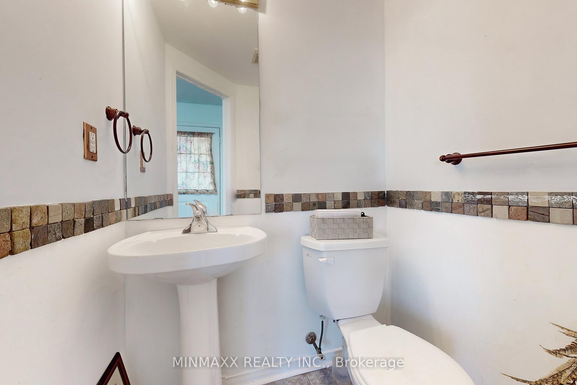 Photo 18 of 1246 Mowat Lane, Milton, Dempsey — HOMEH
