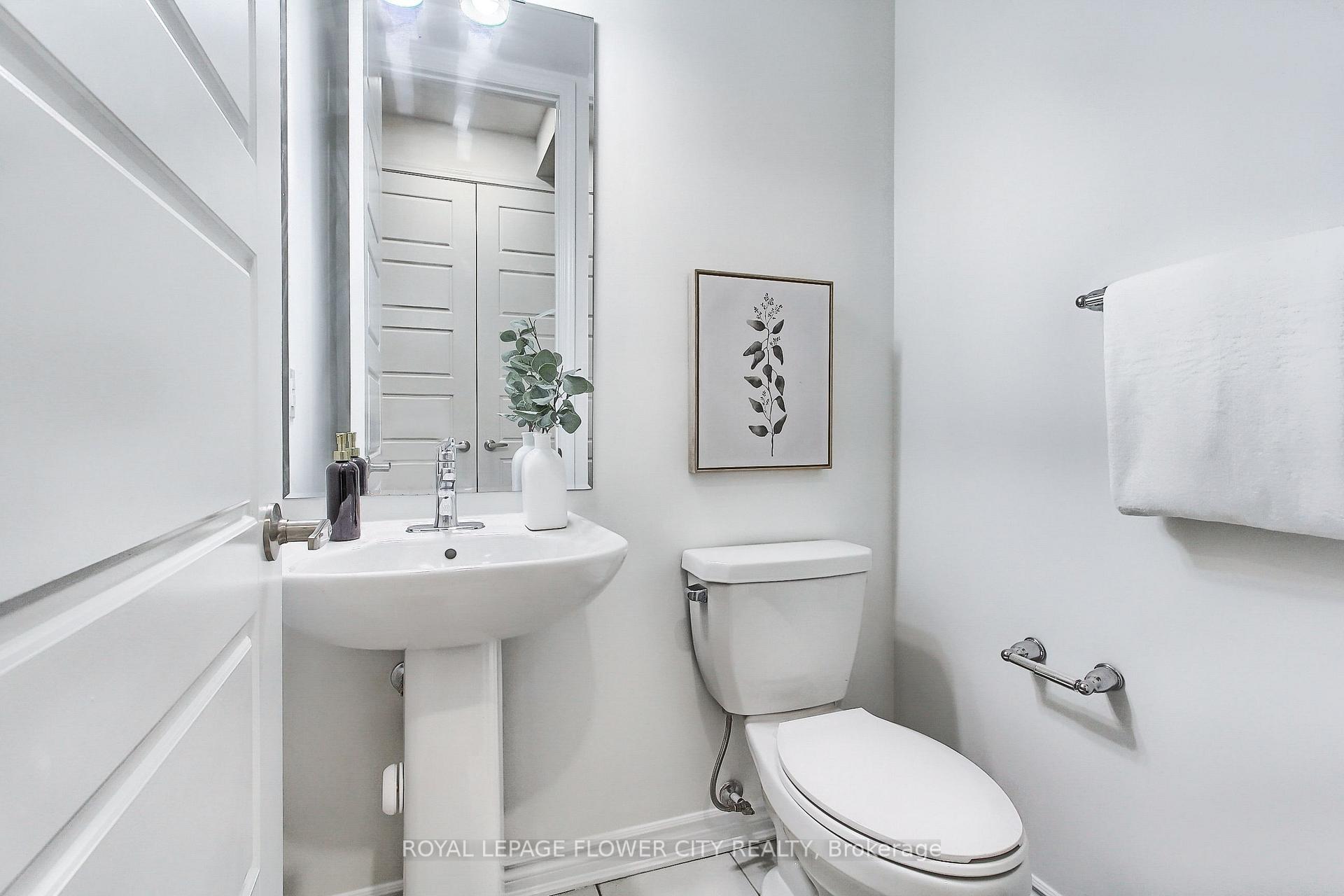 Photo 18 of 1565 Moira Crescent, Milton, Bowes — HOMEH