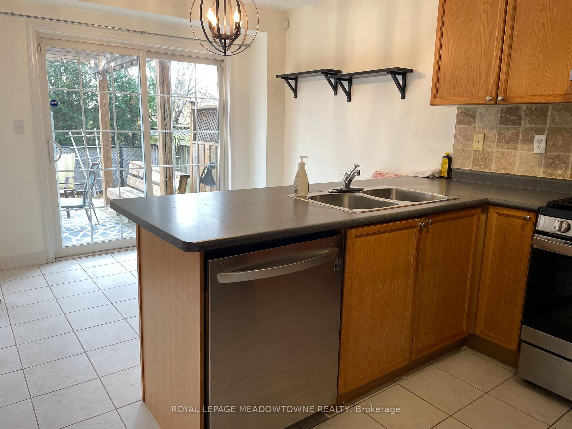 Photo 10 of 509 Collis Court, Milton, Clarke — HOMEH