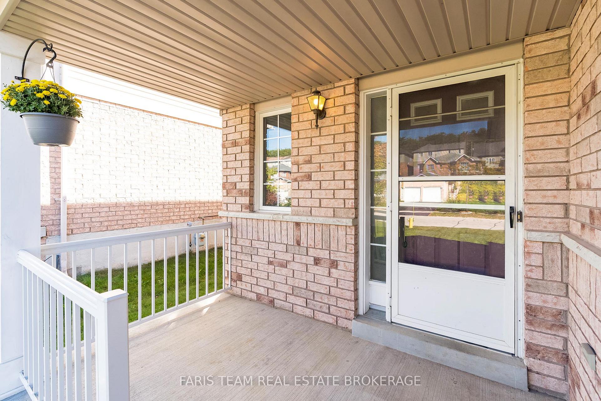 Photo 14 of 33 Bird Street, Barrie, Edgehill Drive — HOMEH