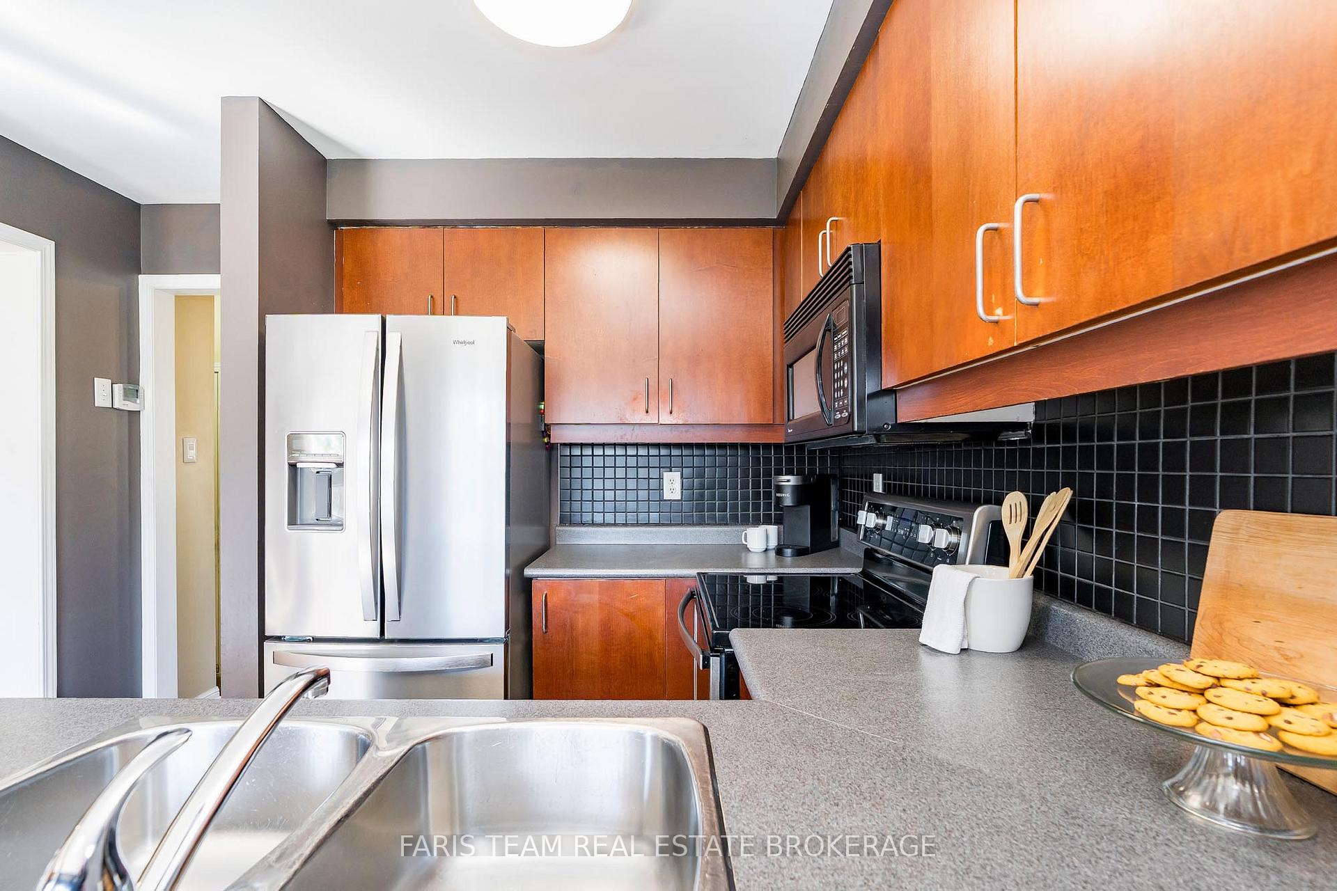 Photo 9 of 33 Bird Street, Barrie, Edgehill Drive — HOMEH