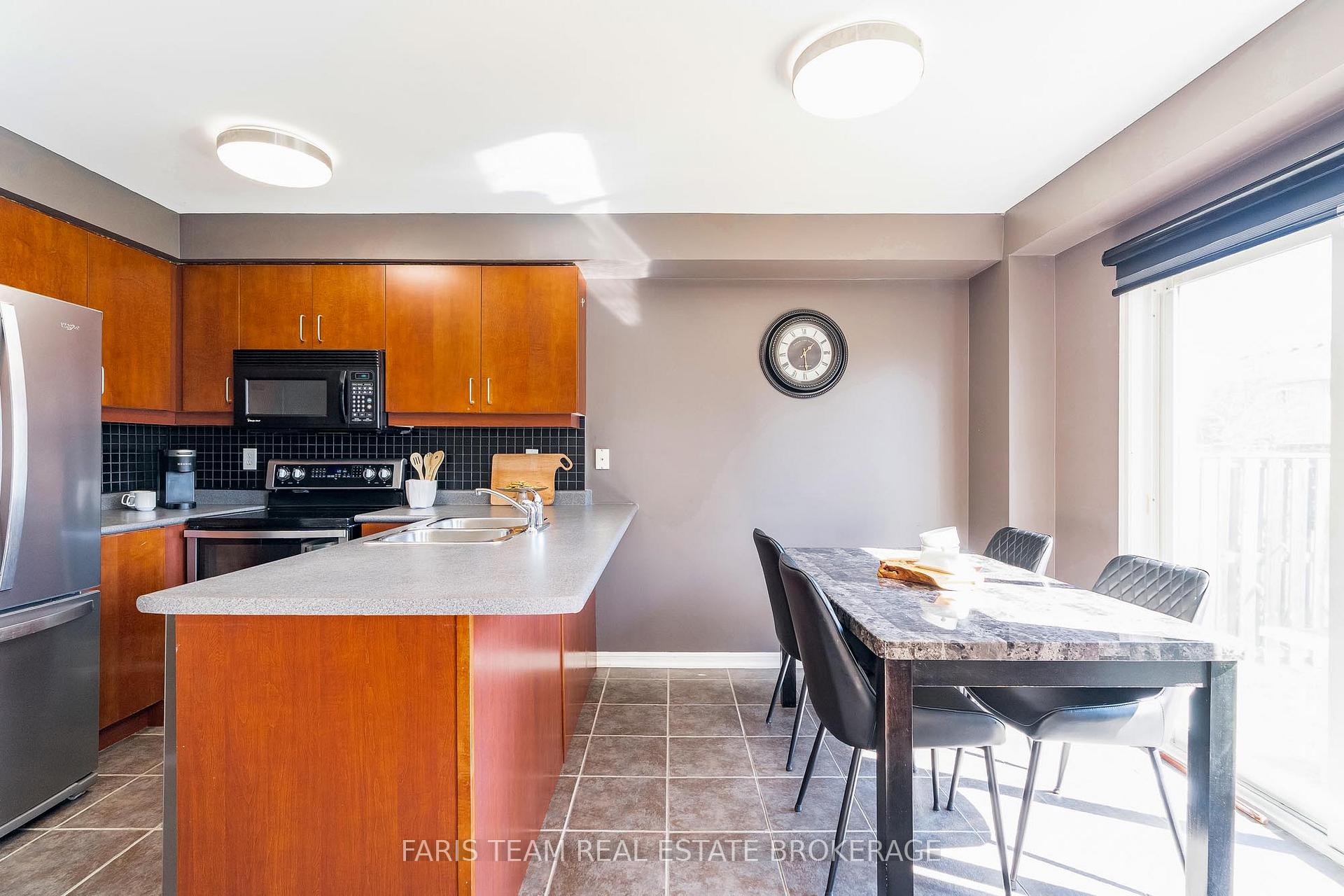 Photo 11 of 33 Bird Street, Barrie, Edgehill Drive — HOMEH
