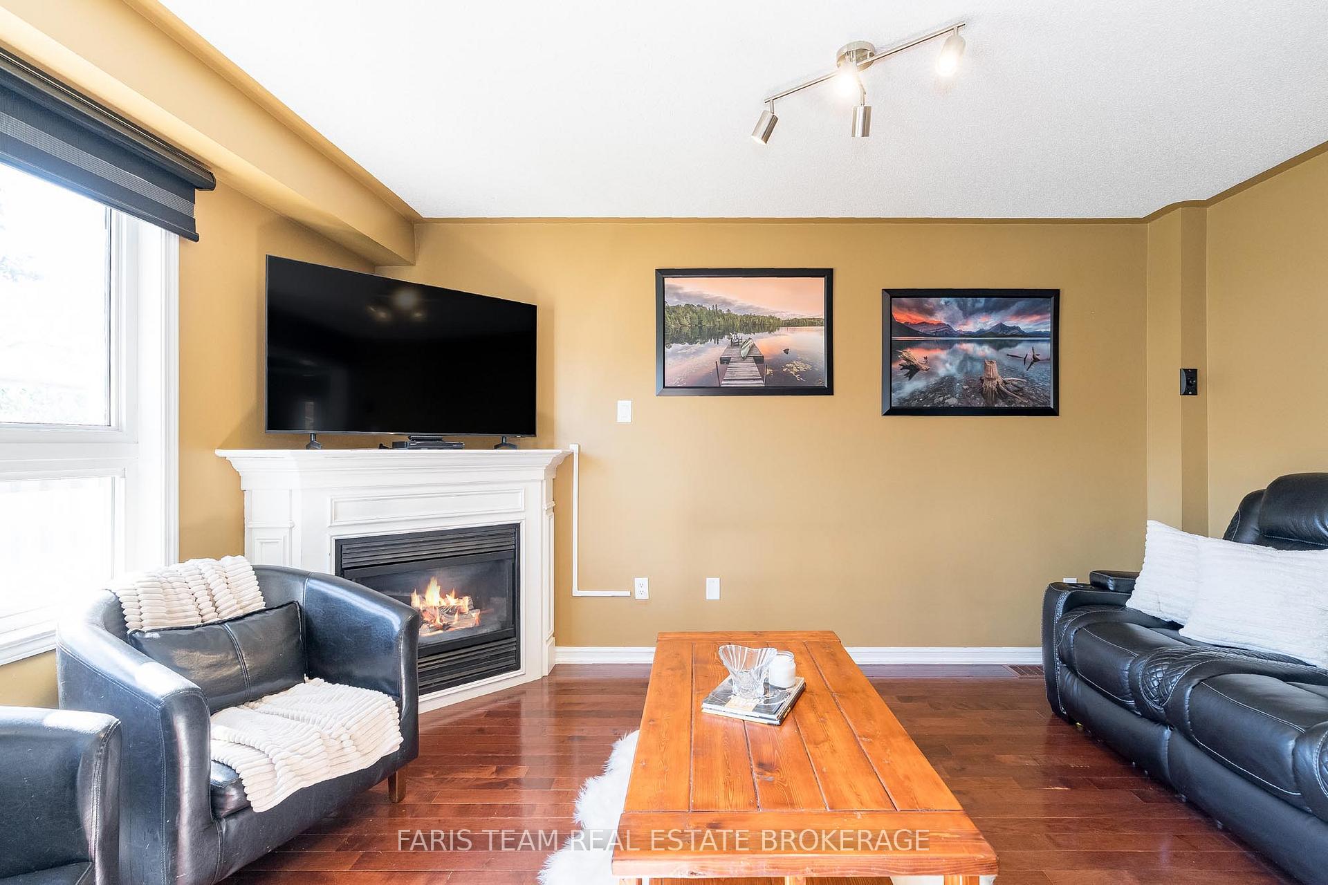 Photo 16 of 33 Bird Street, Barrie, Edgehill Drive — HOMEH