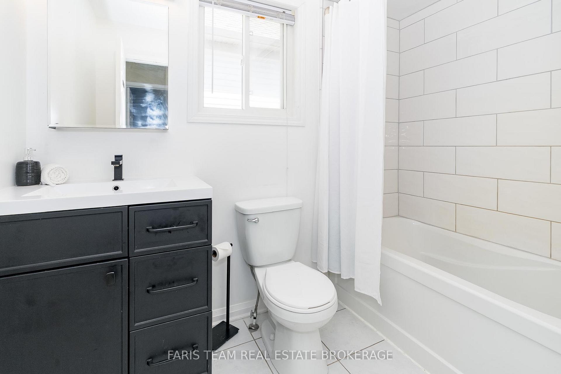 Photo 20 of 33 Bird Street, Barrie, Edgehill Drive — HOMEH