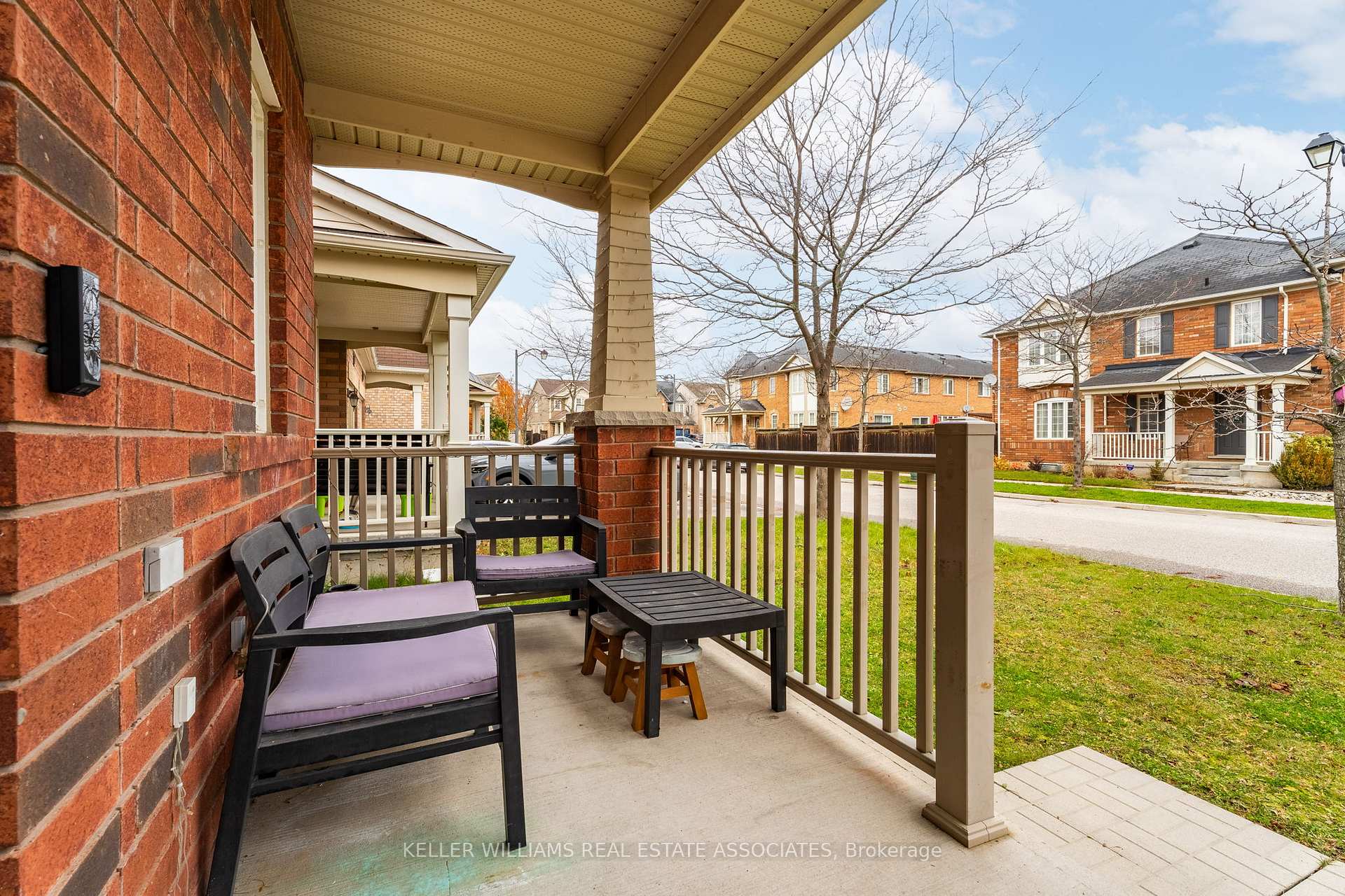 Photo 3 of 961 Mctrach Crescent, Milton, Harrison — HOMEH