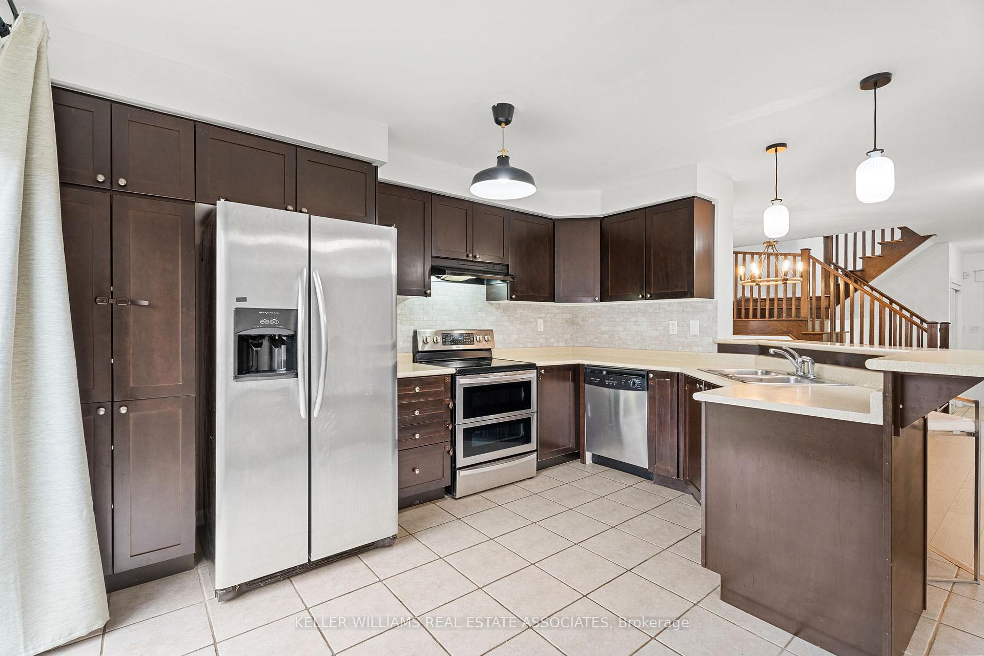 Photo 12 of 961 Mctrach Crescent, Milton, Harrison — HOMEH