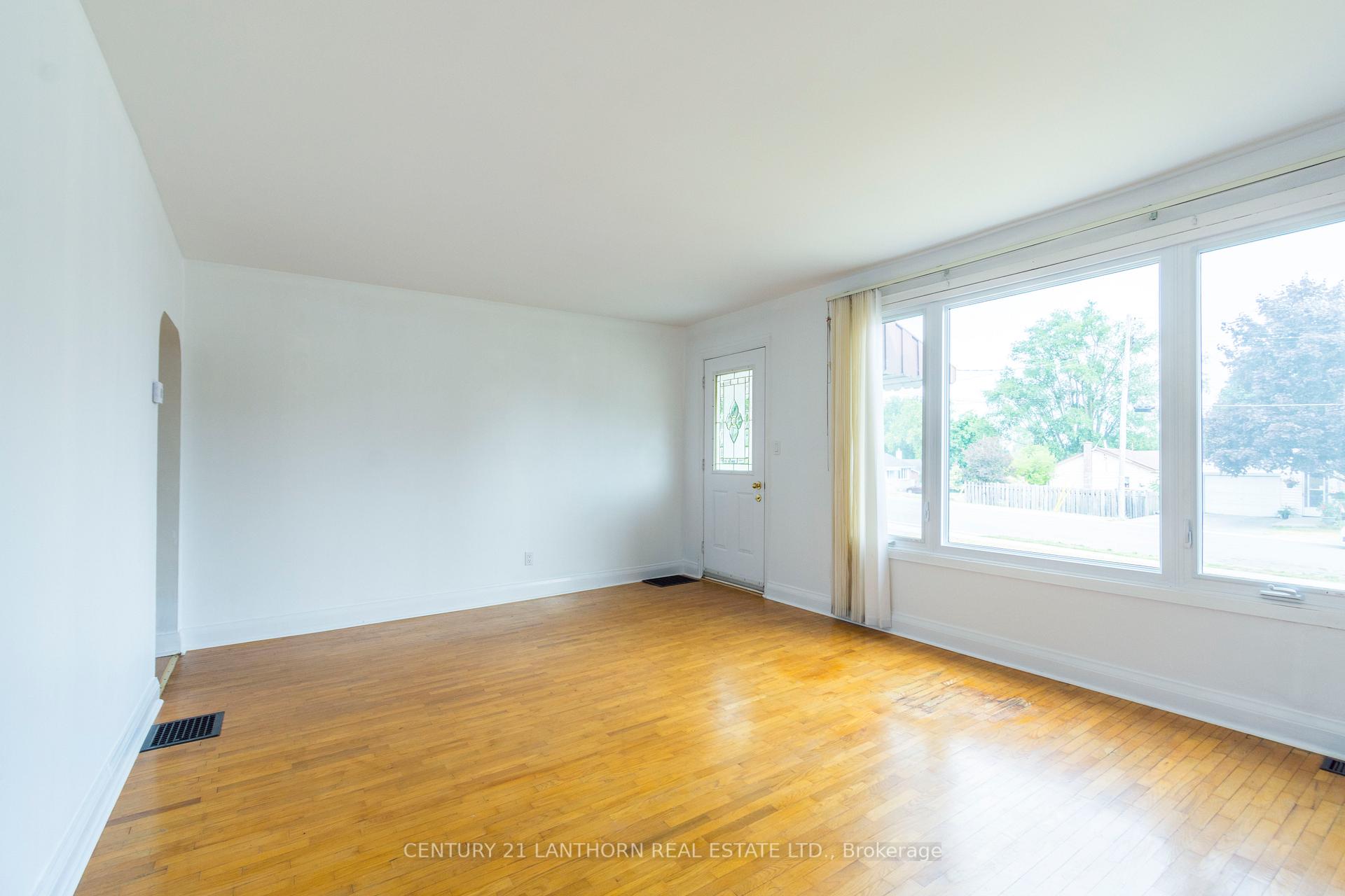 Photo 12 of 27 Pringle Drive, Belleville, Belleville Ward — HOMEH