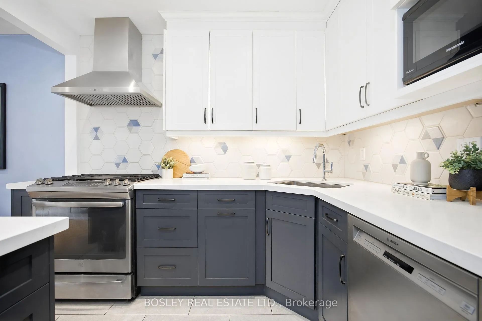 Photo 6 of 2807 St Clair Avenue E, Toronto, O'Connor-Parkview — HOMEH