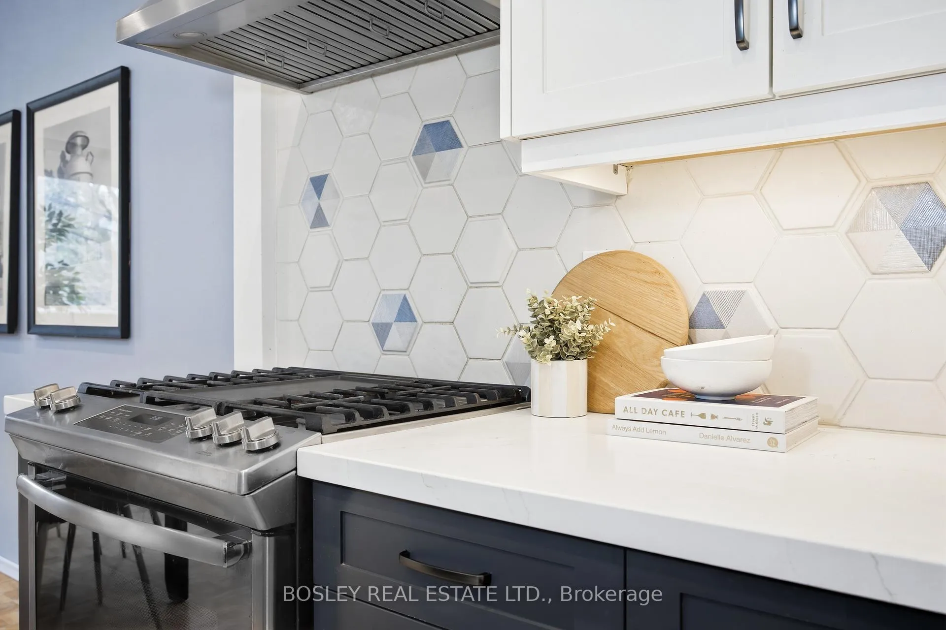 Photo 8 of 2807 St Clair Avenue E, Toronto, O'Connor-Parkview — HOMEH