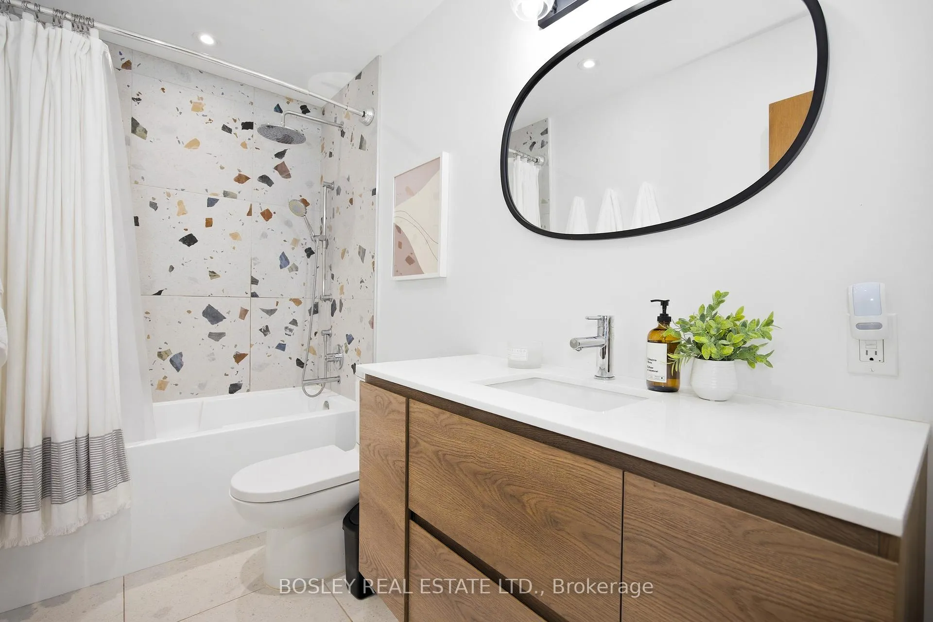 Photo 21 of 2807 St Clair Avenue E, Toronto, O'Connor-Parkview — HOMEH