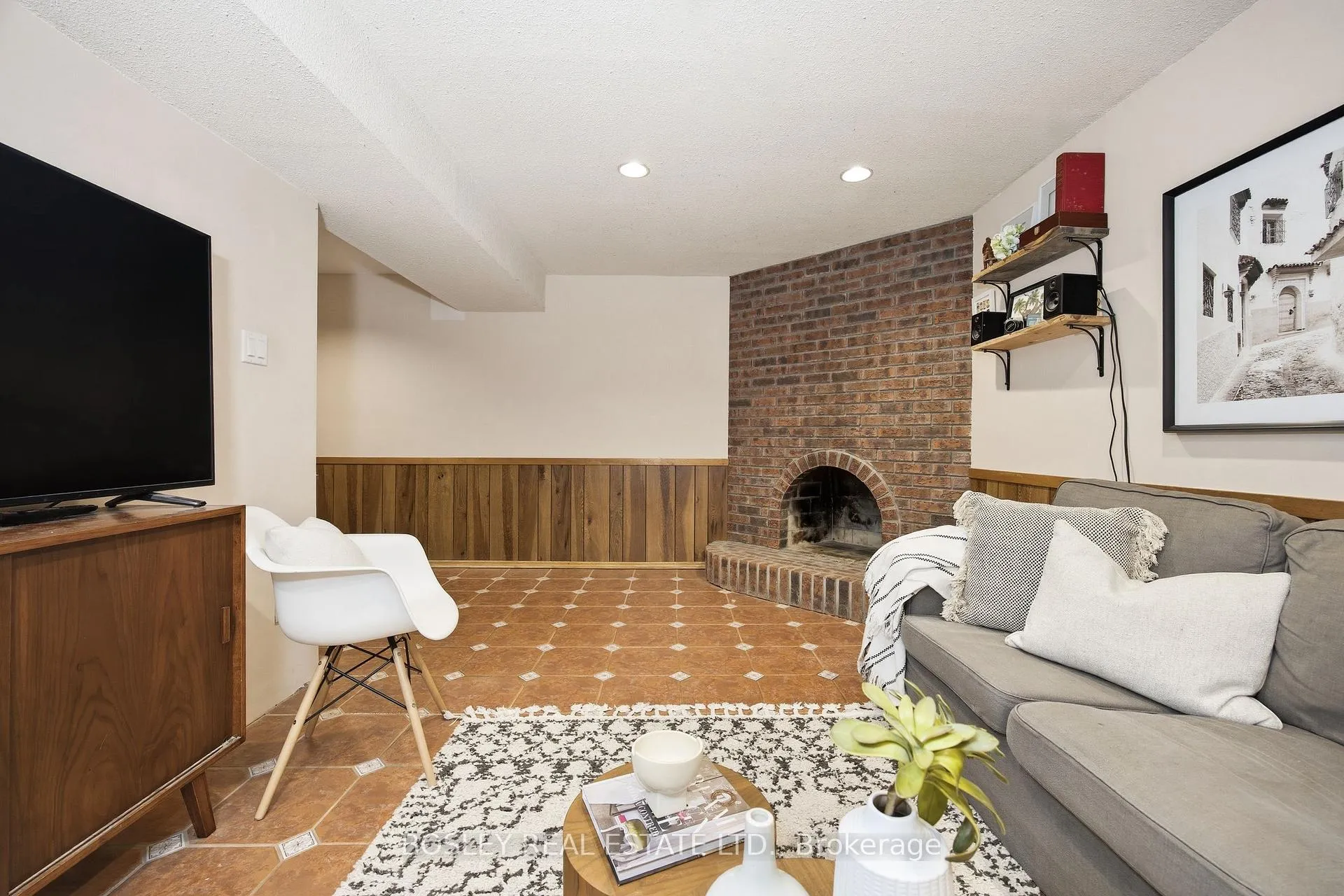 Photo 25 of 2807 St Clair Avenue E, Toronto, O'Connor-Parkview — HOMEH