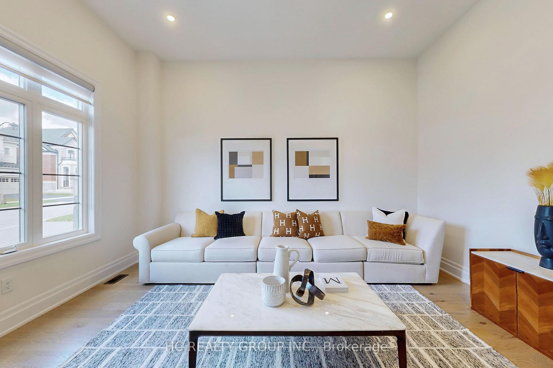Photo 2 of 356 Touch Gold Crescent, Aurora, Bayview Southeast — HOMEH