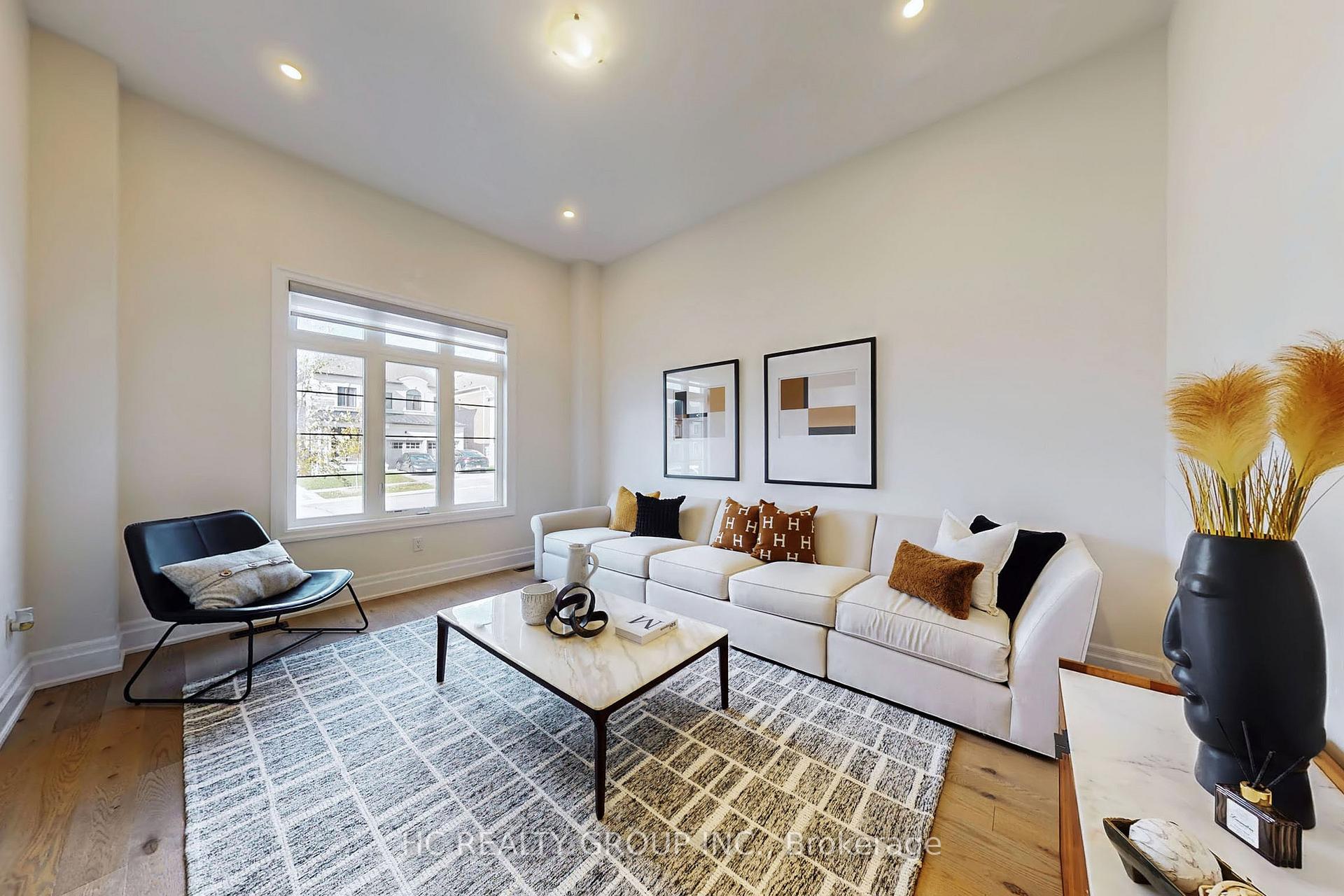 Photo 5 of 356 Touch Gold Crescent, Aurora, Bayview Southeast — HOMEH