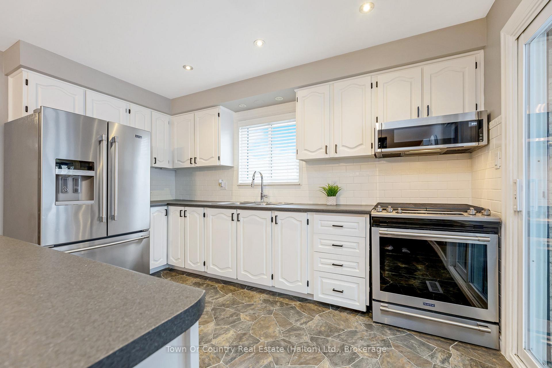 Photo 12 of 582 Holly Avenue, Milton, Timberlea — HOMEH