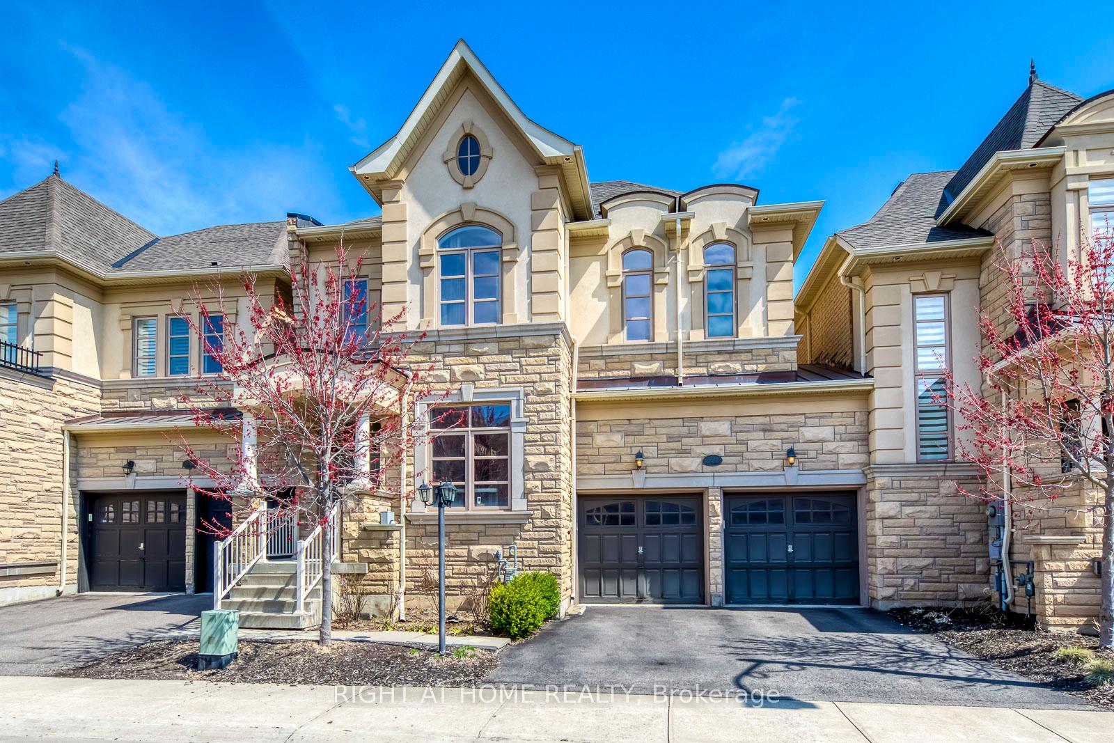 Front of 2441 Chateau Common