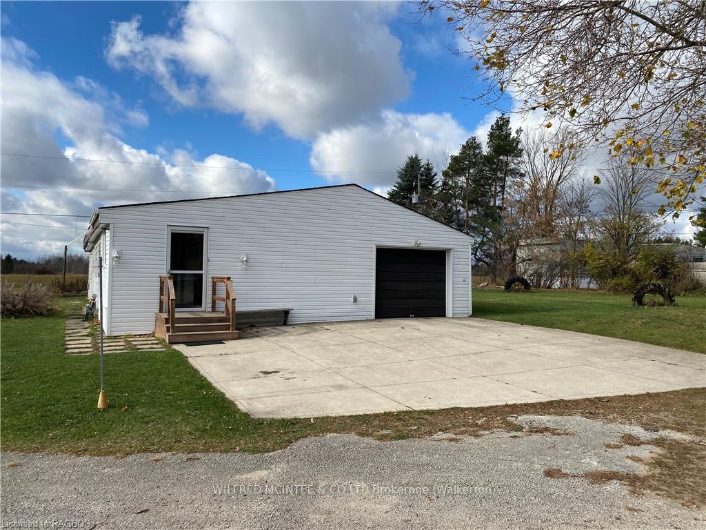 Photo 5 of 23 Bluejay Court, Brockton — HOMEH