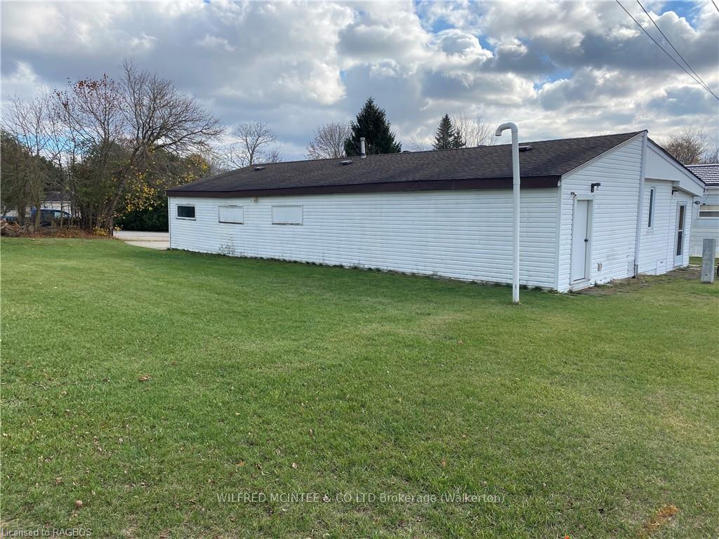 Photo 7 of 23 Bluejay Court, Brockton — HOMEH