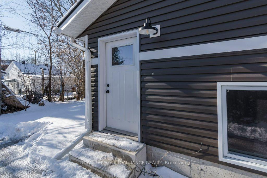 Photo 1 of 83 B Bridge Street W, Belleville, Belleville Ward — HOMEH