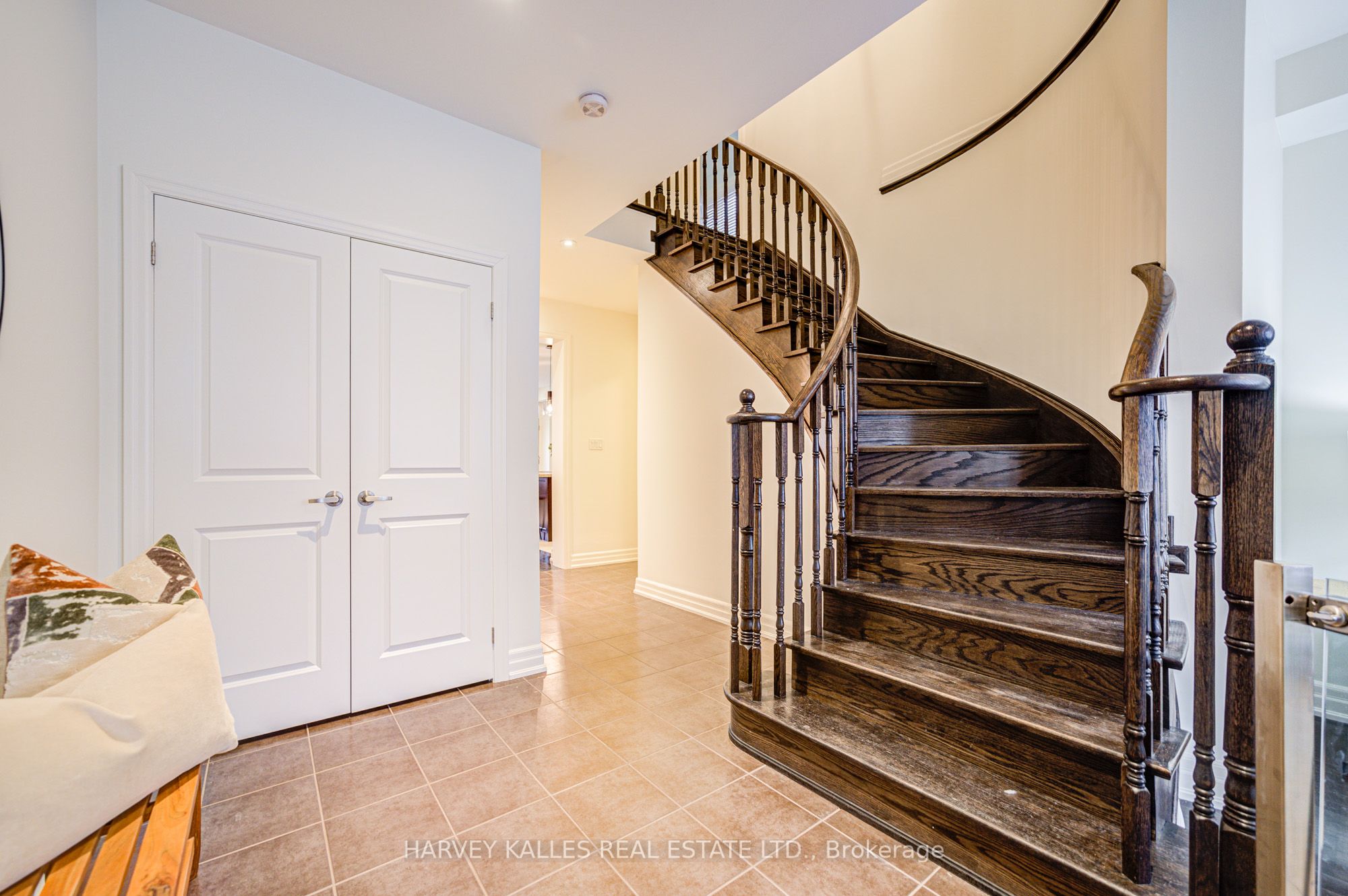 Photo 56 of 20 Claudview Street, King, King City — HOMEH