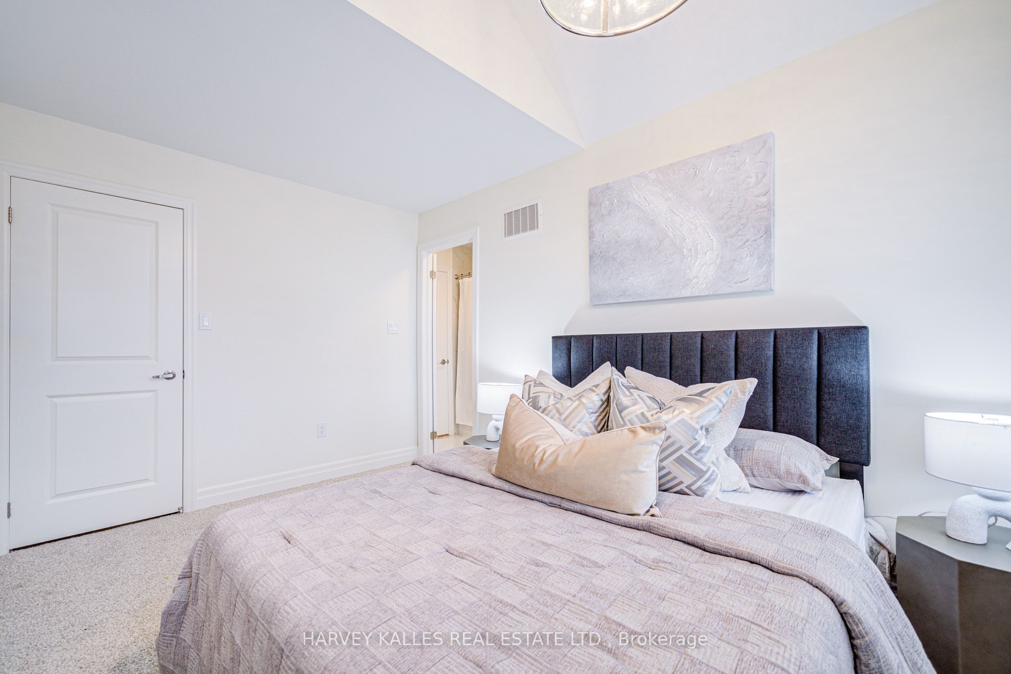 Photo 81 of 20 Claudview Street, King, King City — HOMEH