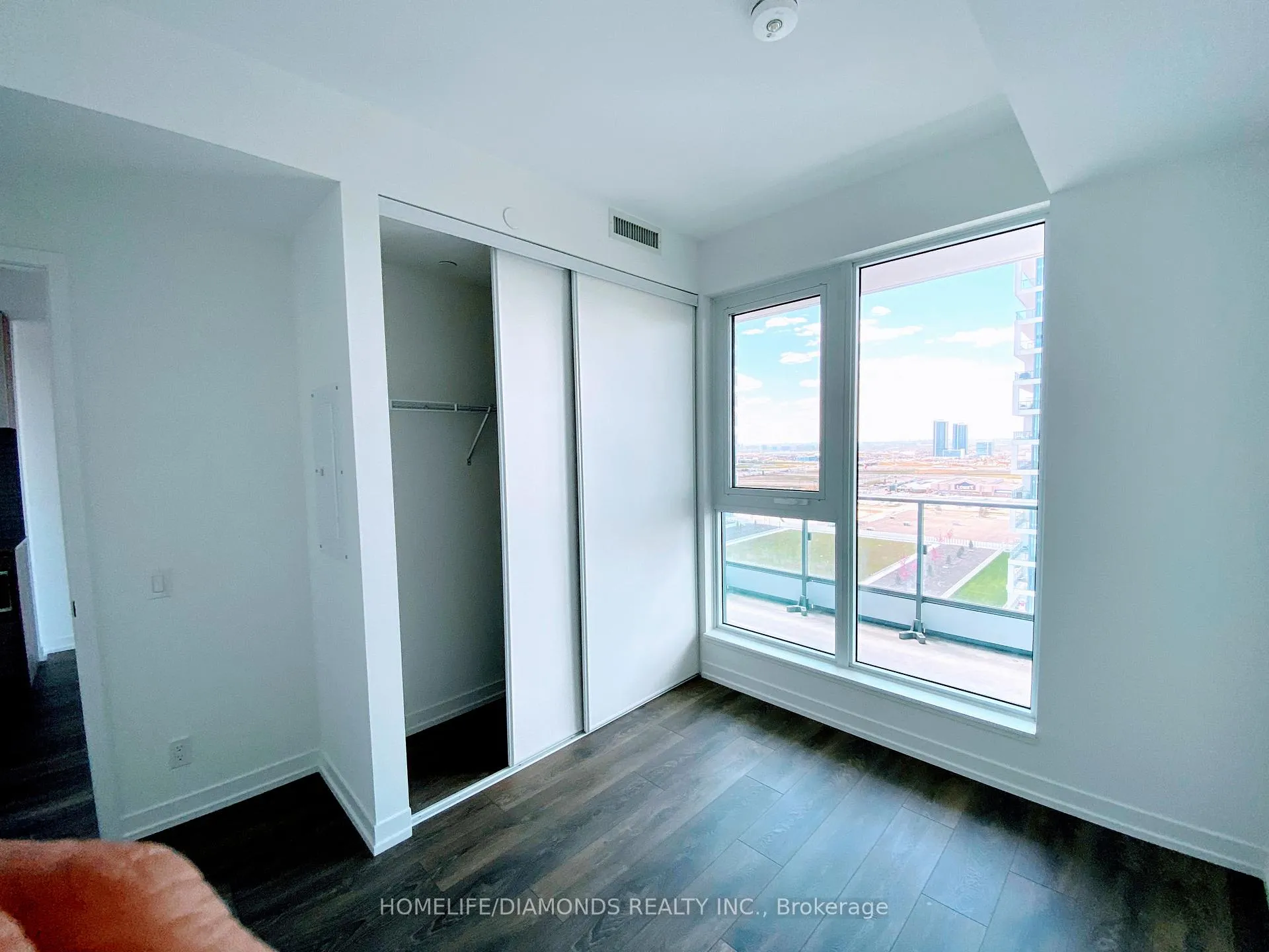 Photo 11 of Unit 1711, 950 Portage Parkway, Vaughan, Vaughan Corporate Centre — HOMEH