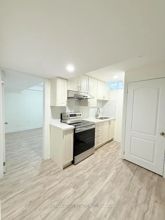Photo 5 of Unit (Basement), 42 Kalmia Road, Brampton, Credit Valley — HOMEH