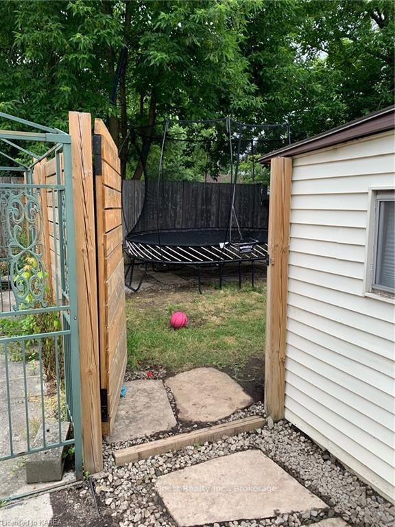 Photo 21 of 11 Raglan Road, Kingston, East of Sir John A. Blvd — HOMEH