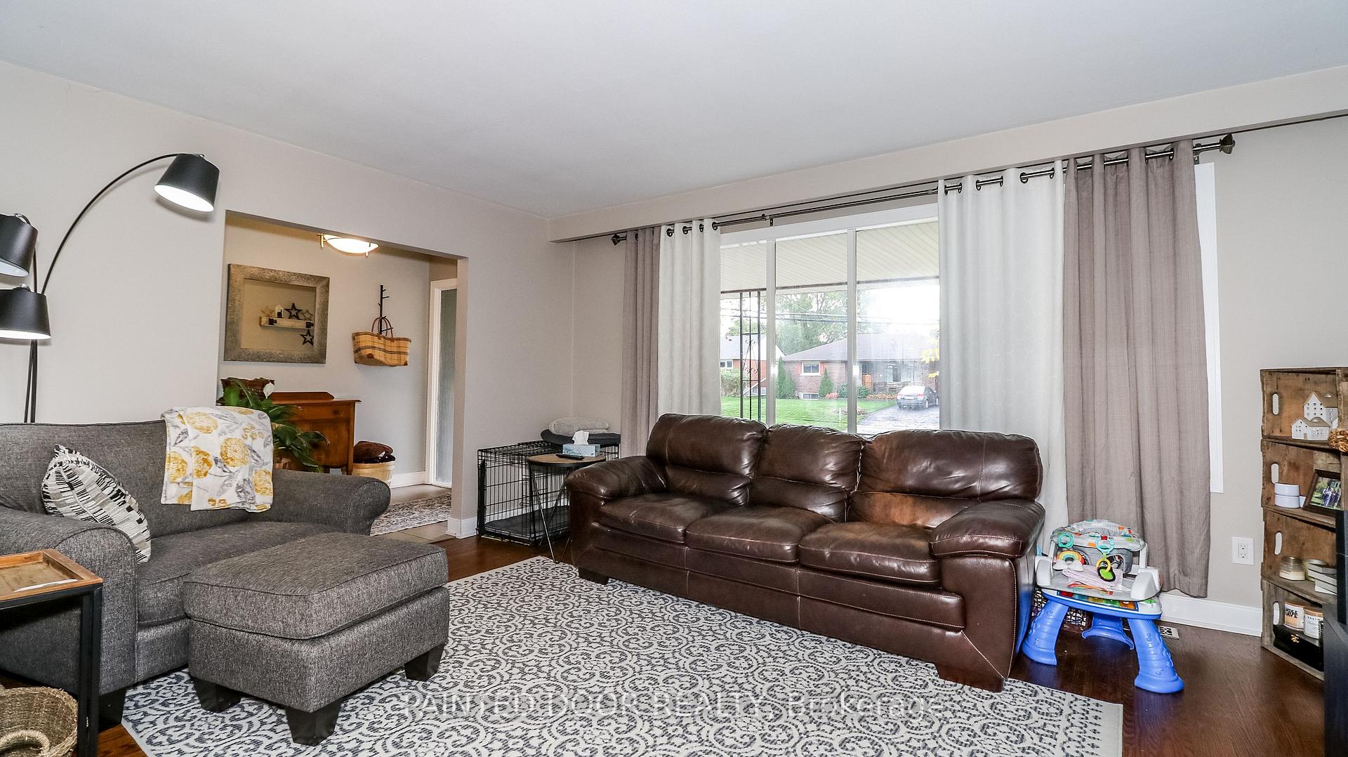 Photo 3 of 14 Steel Street, Barrie, Grove East — HOMEH