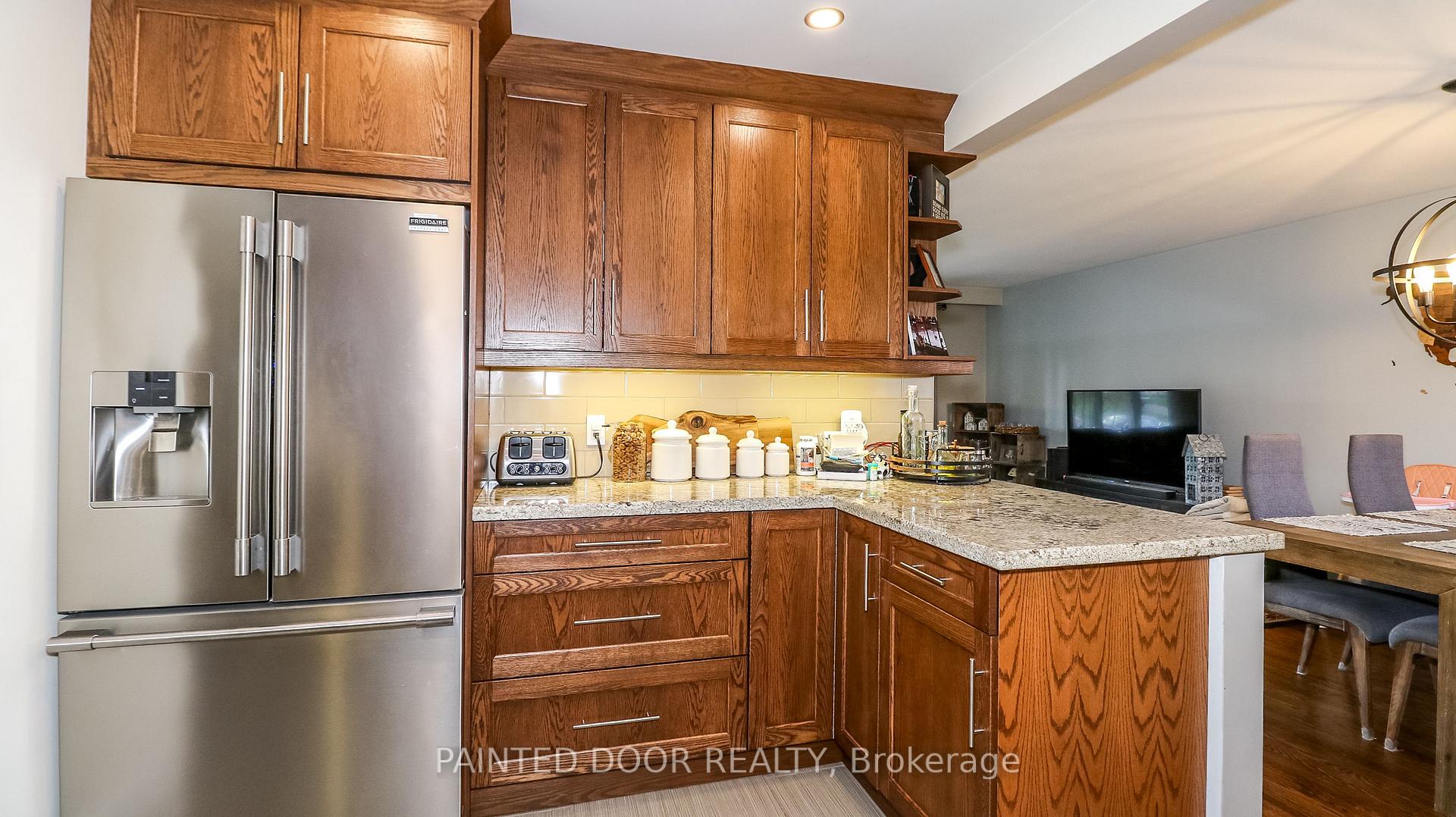 Photo 4 of 14 Steel Street, Barrie, Grove East — HOMEH