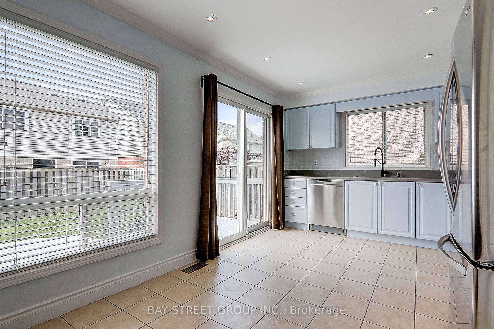Photo 11 of 540 Caverhill Crescent, Milton, Clarke — HOMEH