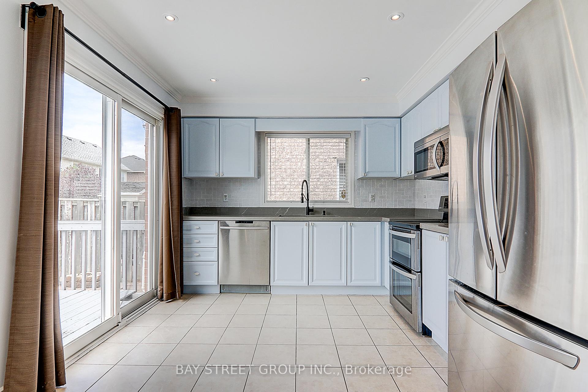 Photo 12 of 540 Caverhill Crescent, Milton, Clarke — HOMEH