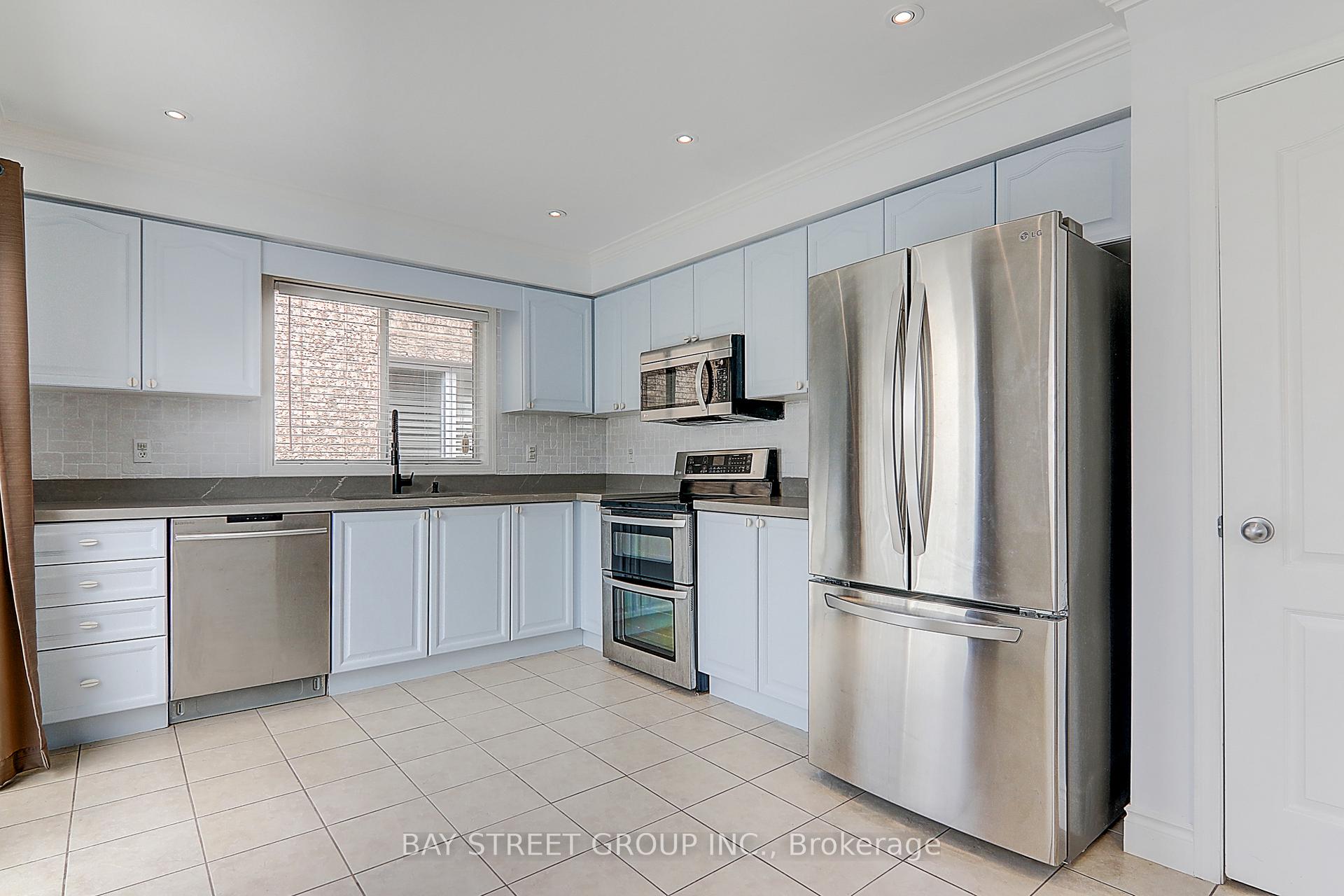 Photo 13 of 540 Caverhill Crescent, Milton, Clarke — HOMEH