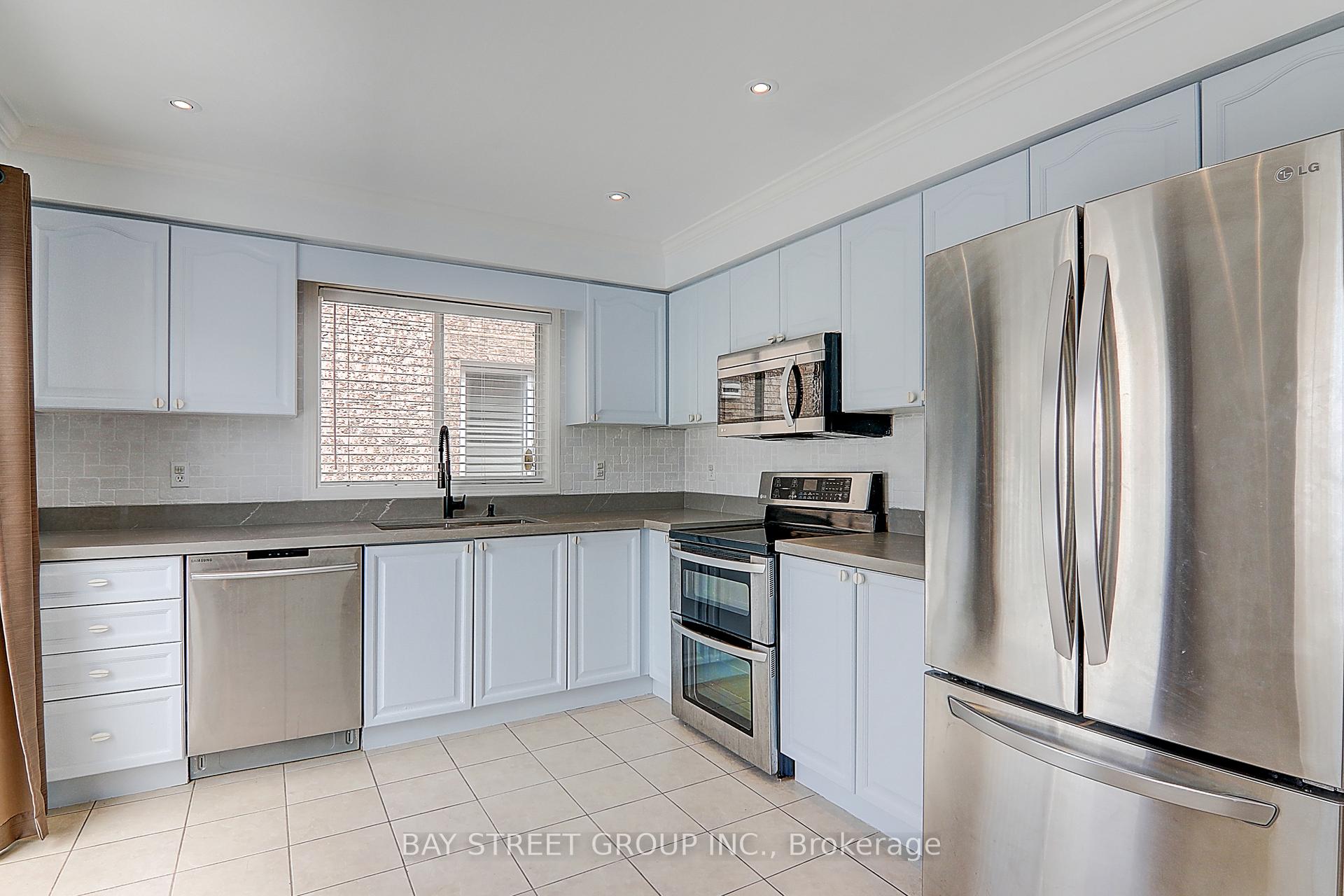 Photo 14 of 540 Caverhill Crescent, Milton, Clarke — HOMEH