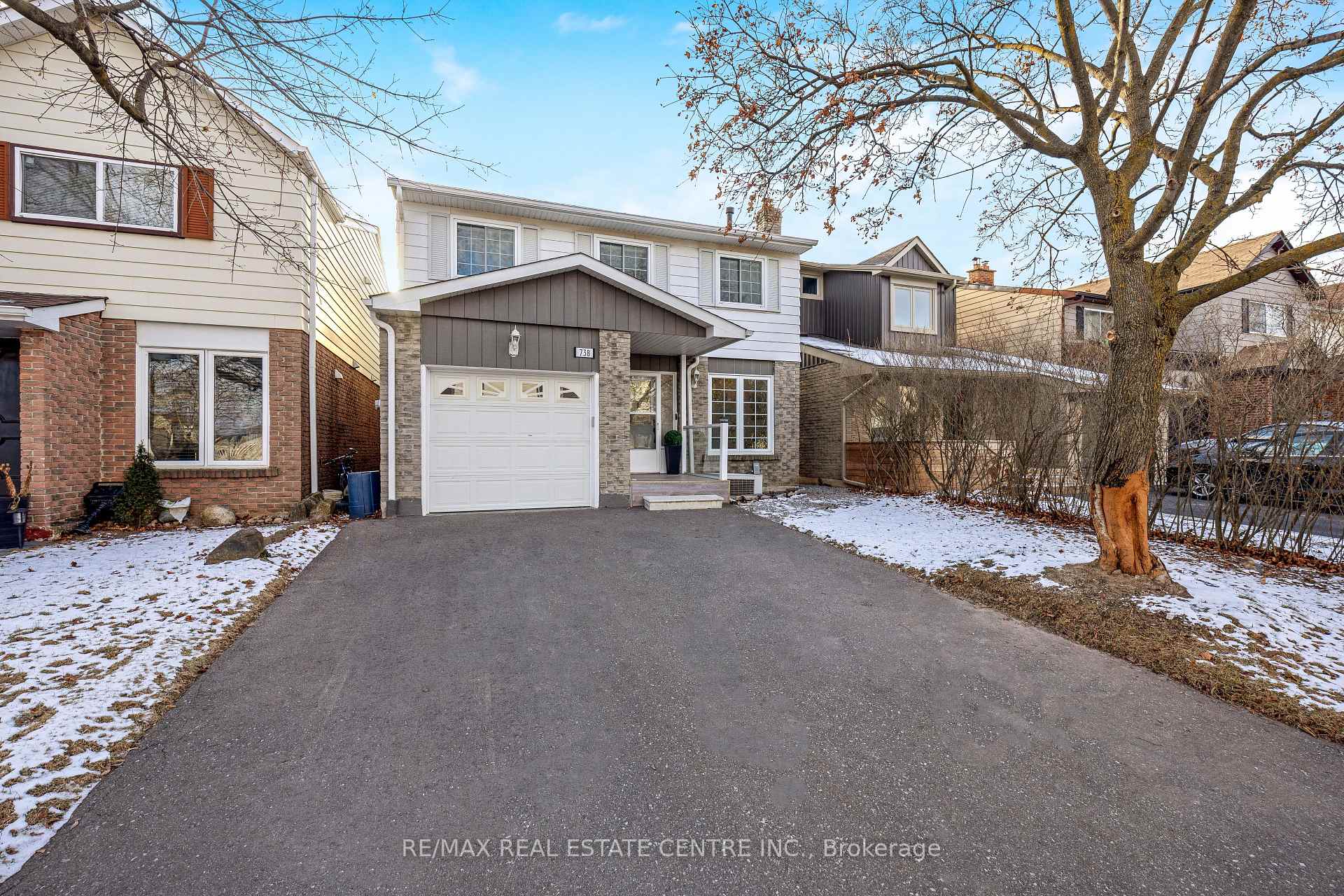 Photo 2 of 738 Briar Crescent, Milton, Dorset Park — HOMEH
