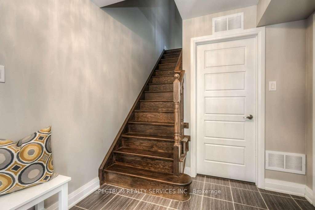 Photo 5 of Unit 31, 165 Hampshire Way, Milton, Dempsey — HOMEH