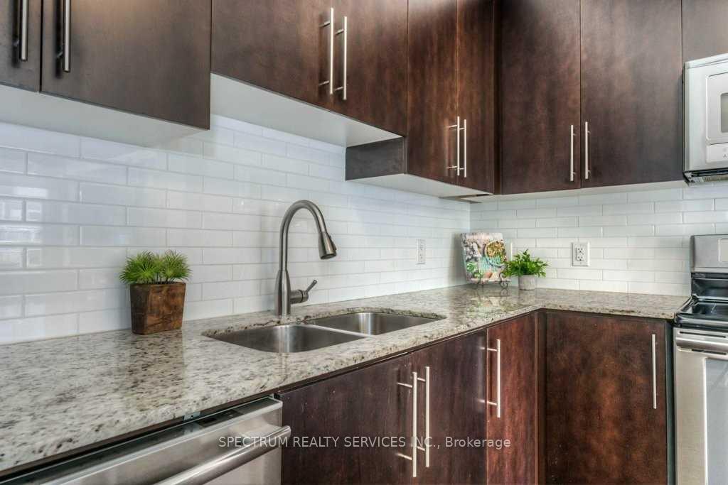 Photo 9 of Unit 31, 165 Hampshire Way, Milton, Dempsey — HOMEH